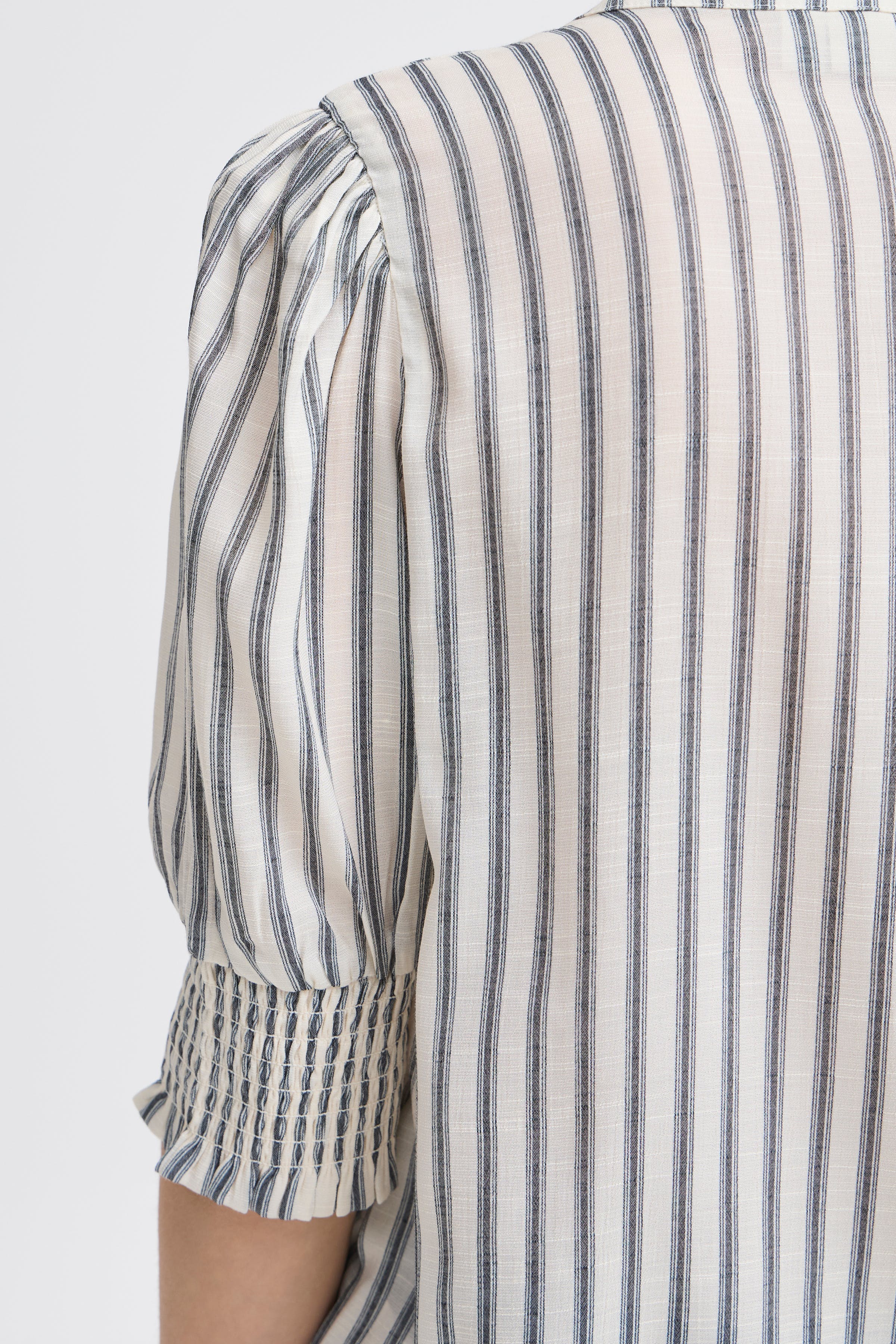 FRALYSSA Blouse LOOKBOOK DETAIL 20616096-205137