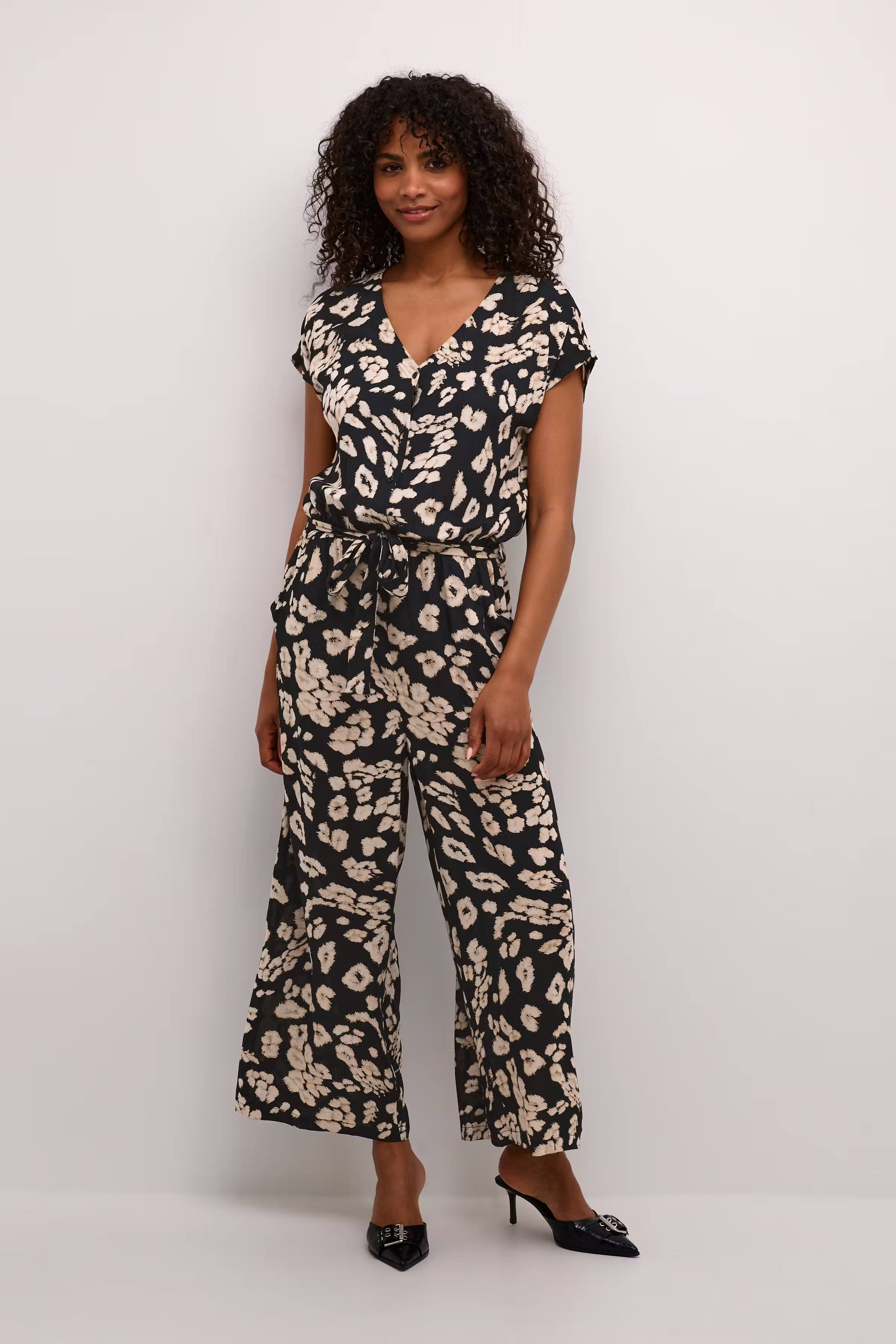 KAbeathe Jumpsuit LOOKBOOK FRONT 10508898-106181