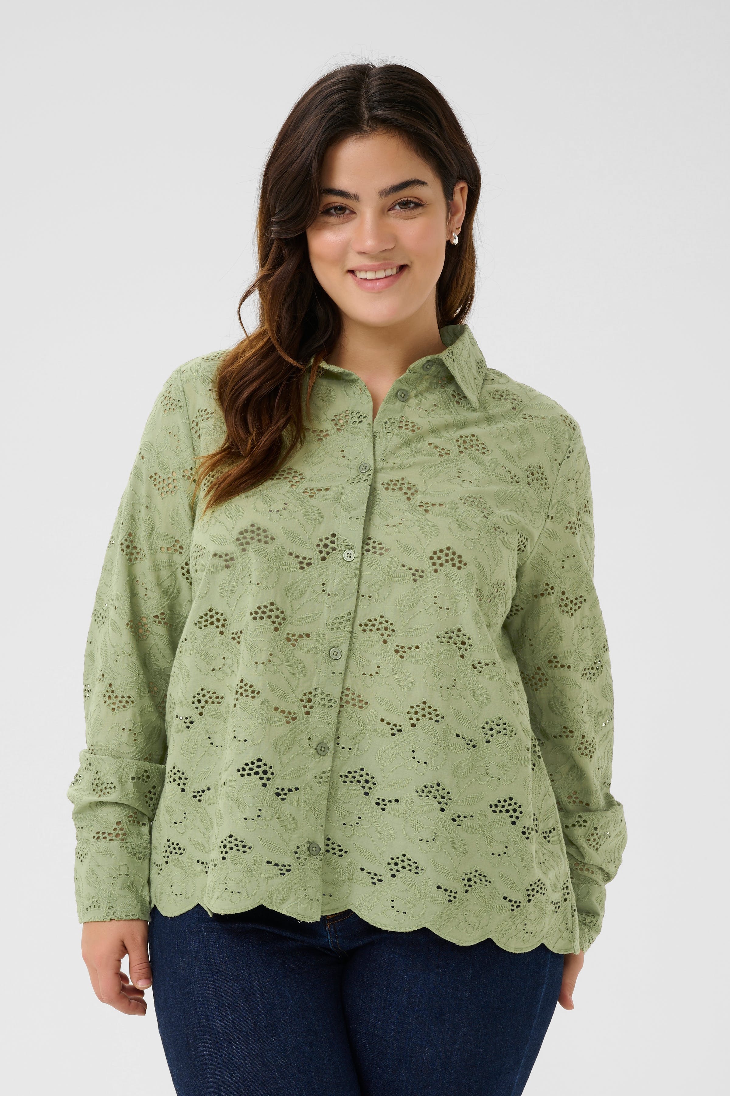 KCtiara Shirt LOOKBOOK FRONT 10583520-170115