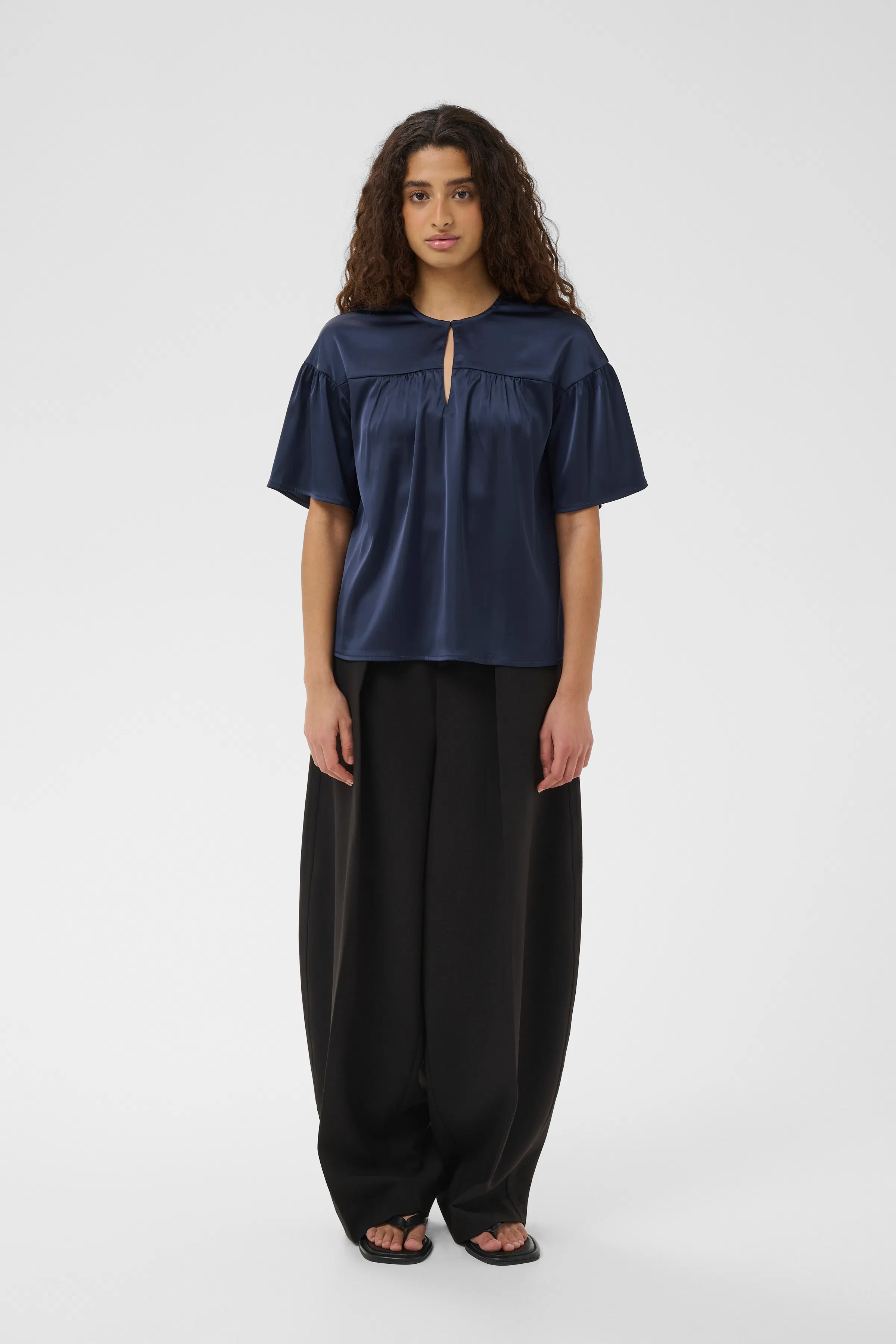 LAKEIW Top LOOKBOOK FRONT 30112366-193831