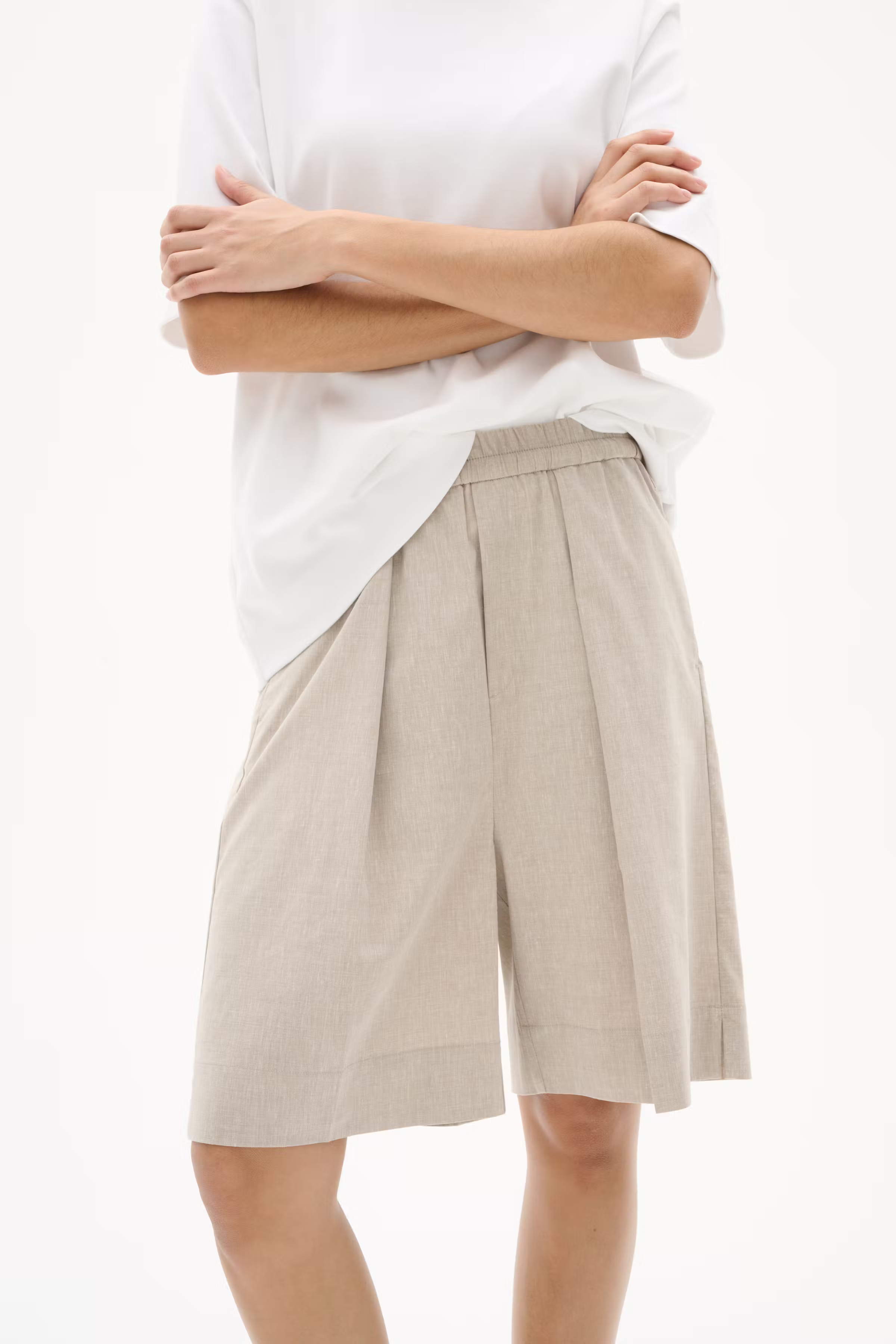 YatesIW Linen Shorts LOOKBOOK FRONT 30110464-1614061