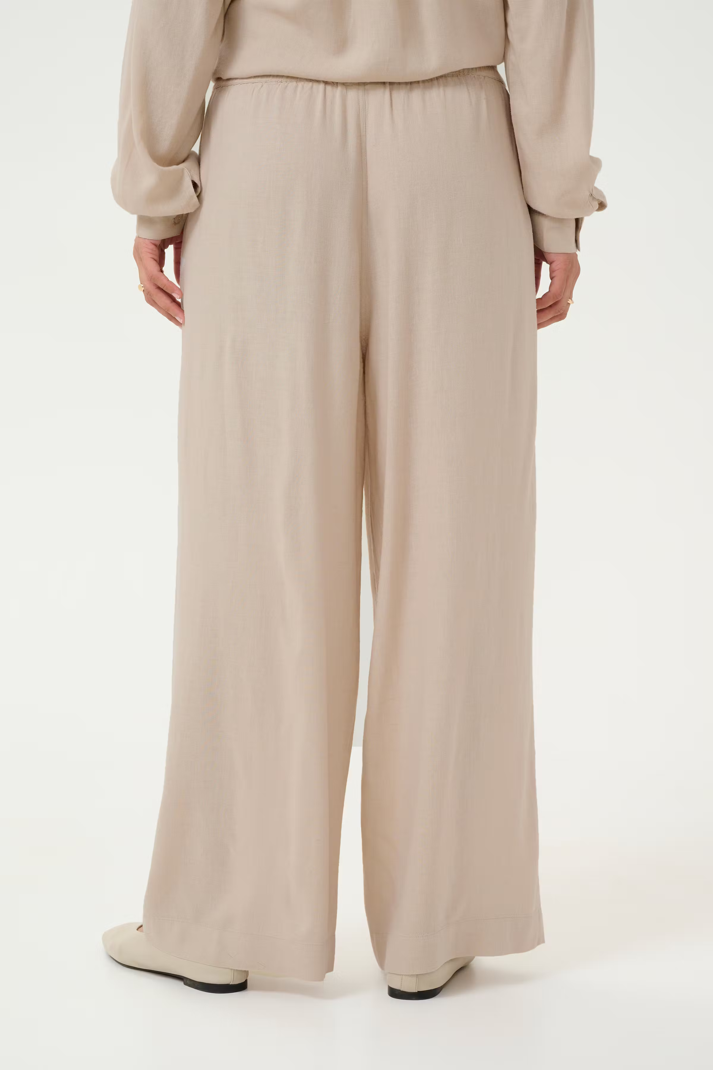 KAmilia Linen Trousers LOOKBOOK BACK 10509666-151305