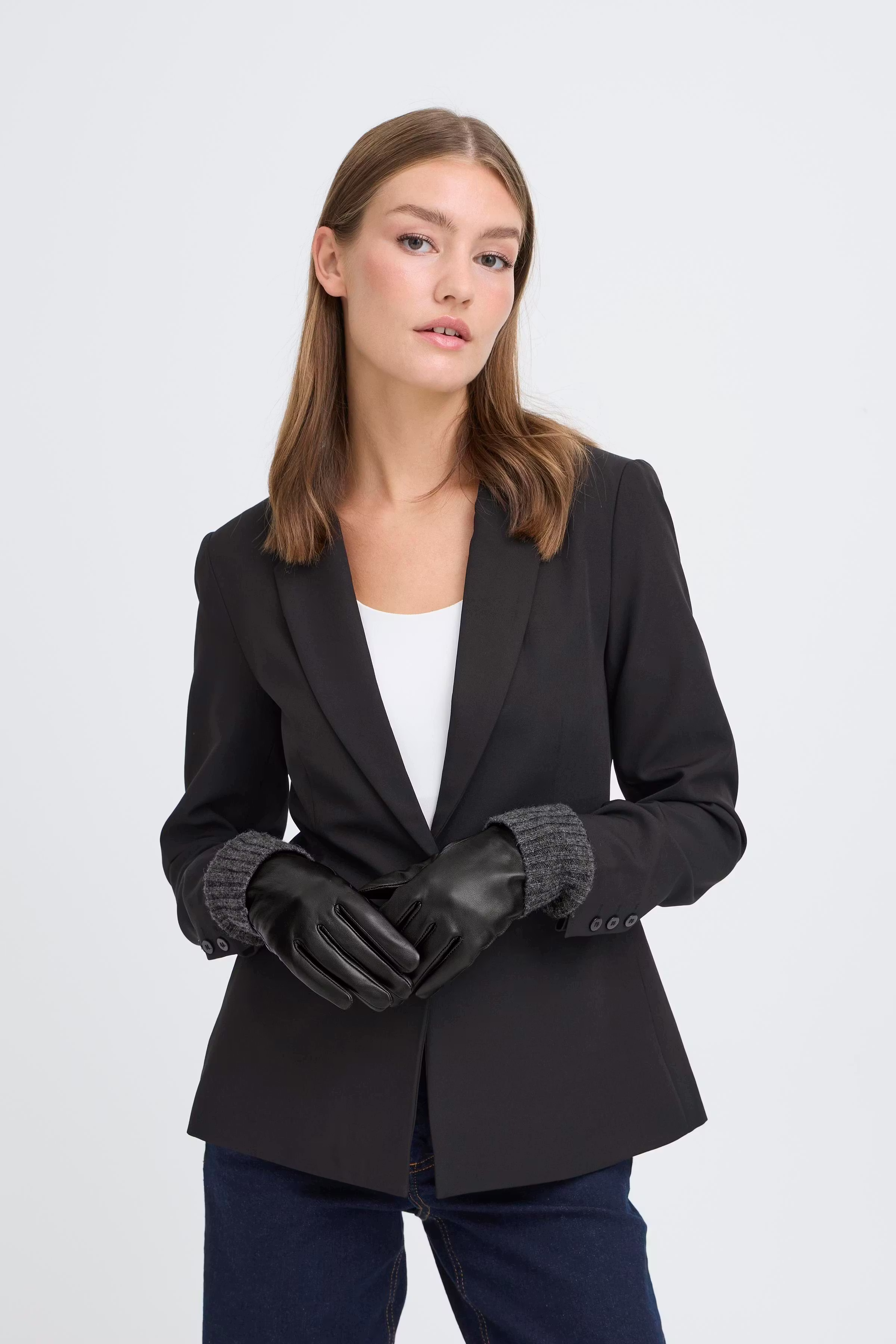 IAMYRNA Handsker LOOKBOOK FRONT 20124973-194008