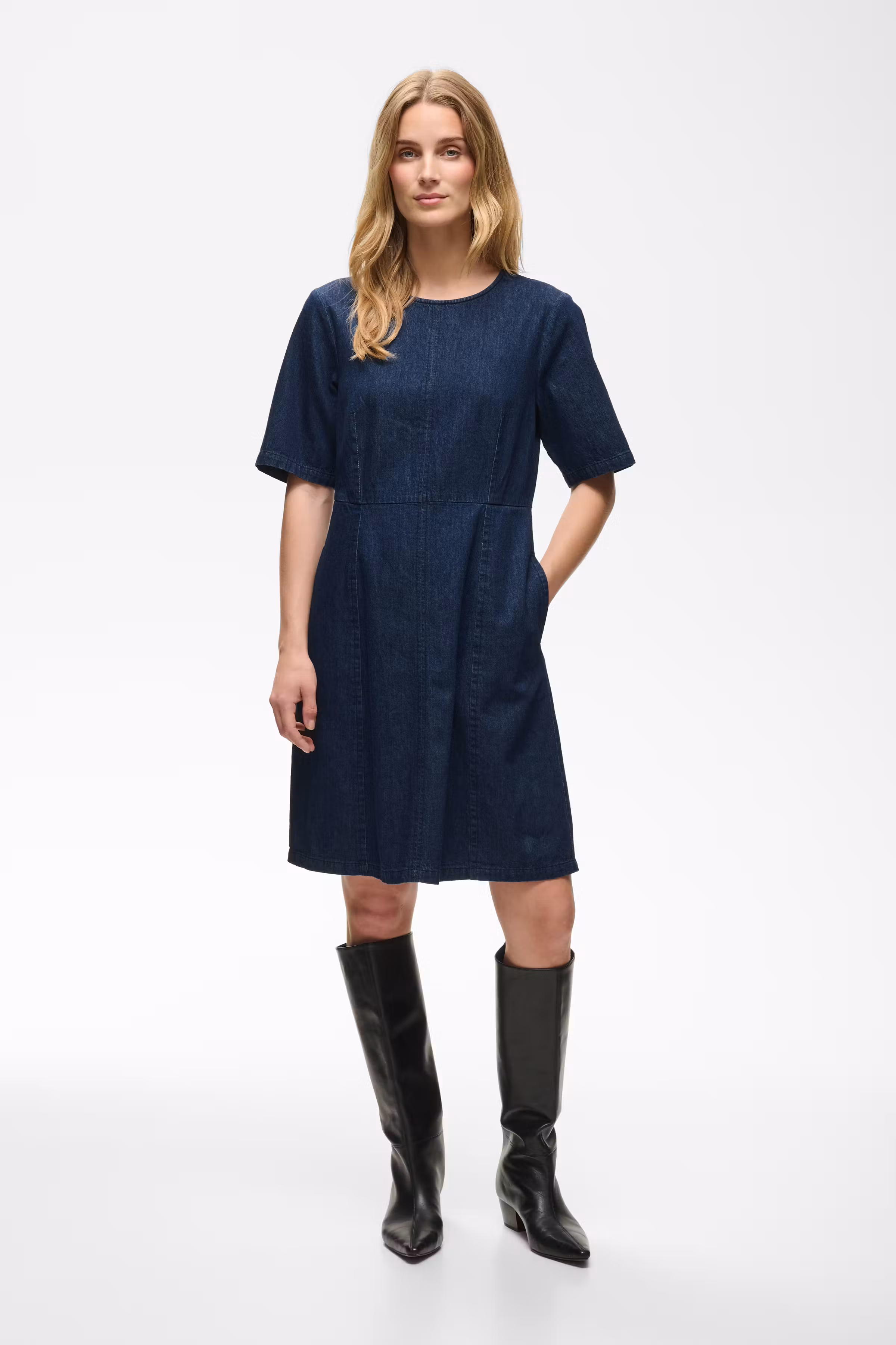 CarreraPW Kjole LOOKBOOK FRONT 30310753-300158