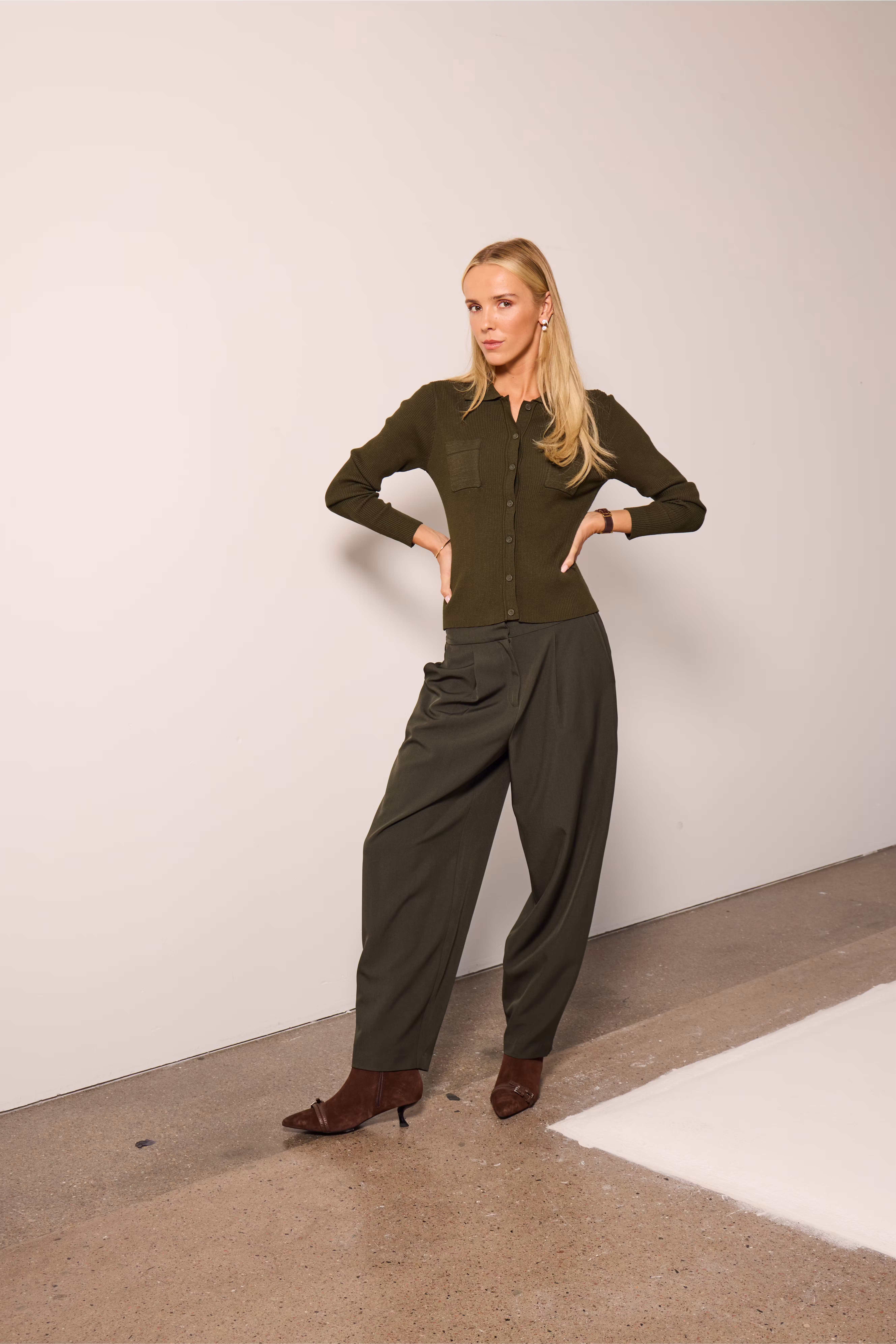 IHFAVA Trousers LOCATION NONE 20125681-1905091