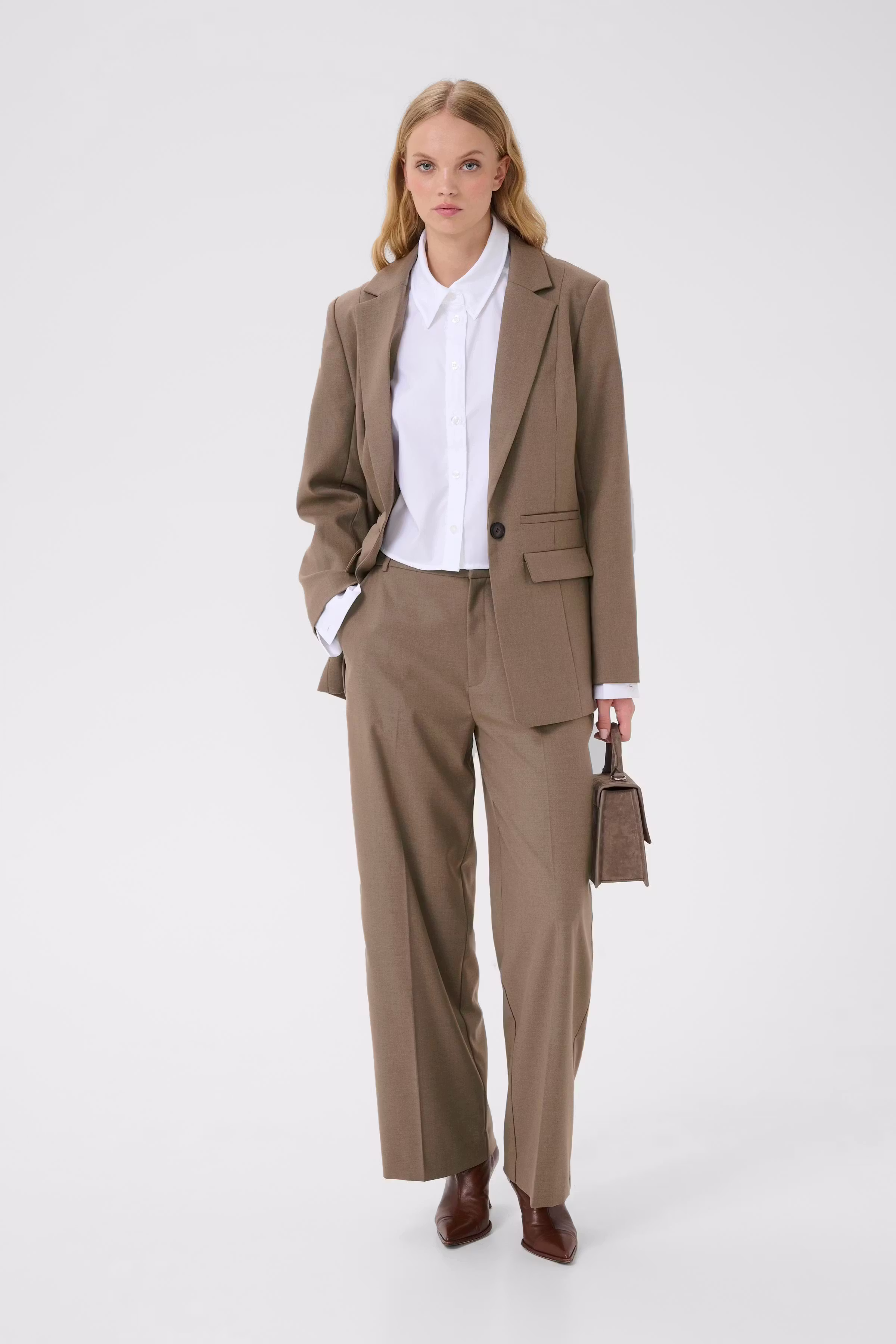 GZpaula Blazer LOOKBOOK FRONT 10910914-106856