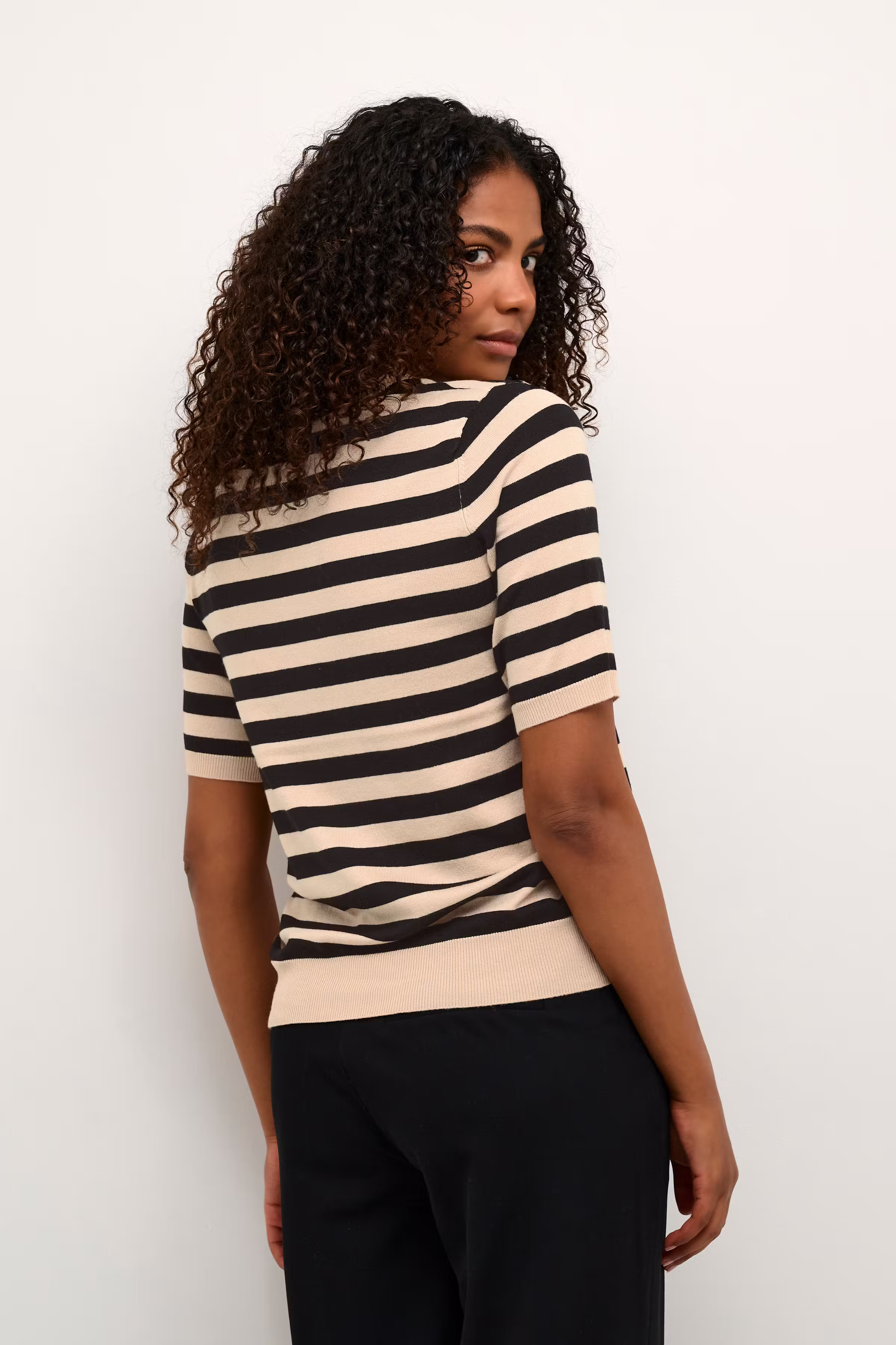 KAlizza Pullover LOOKBOOK BACK 10508410-104677