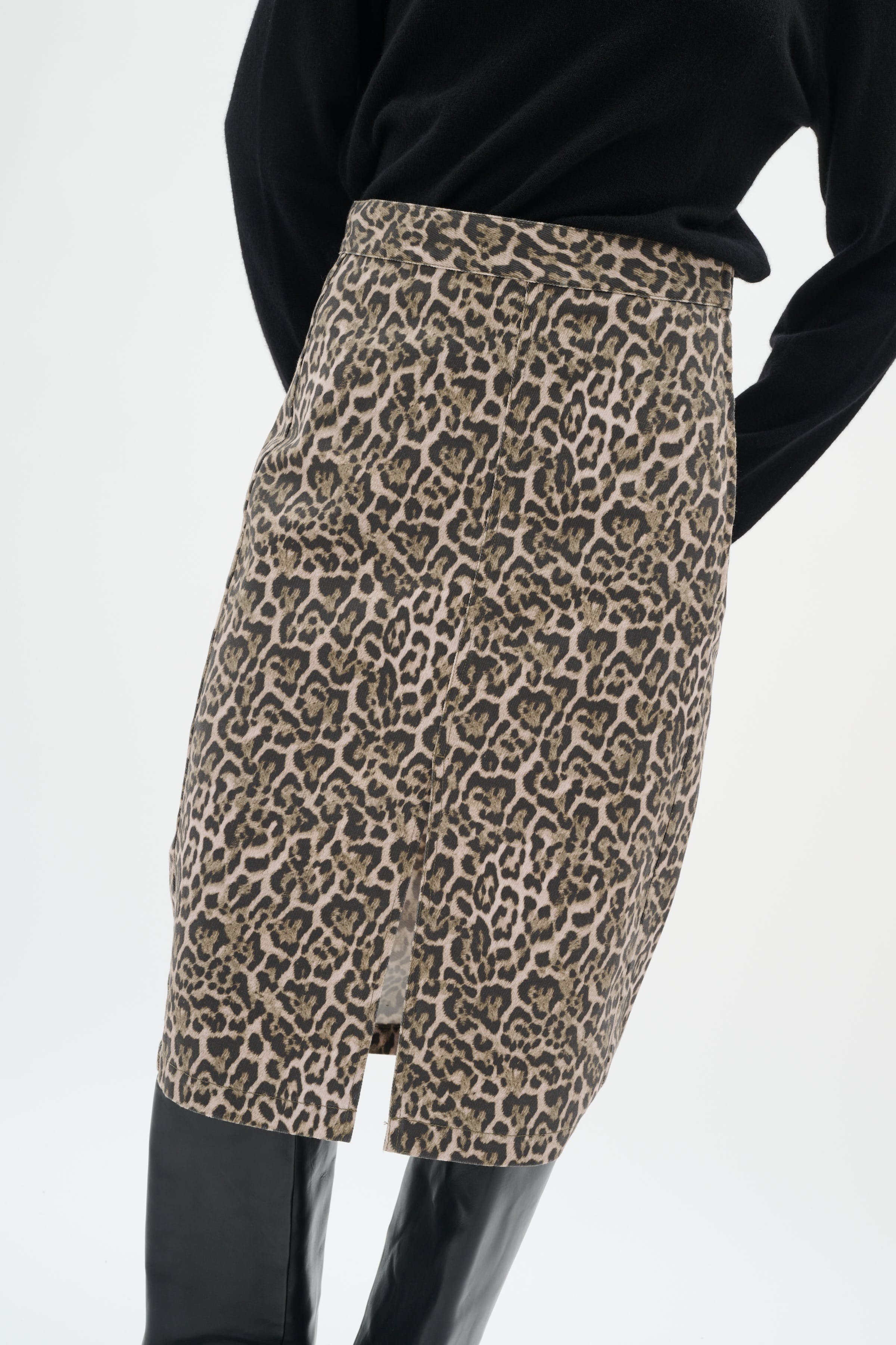 RiverIW leopard Rock LOOKBOOK DETAIL 30110454-300824