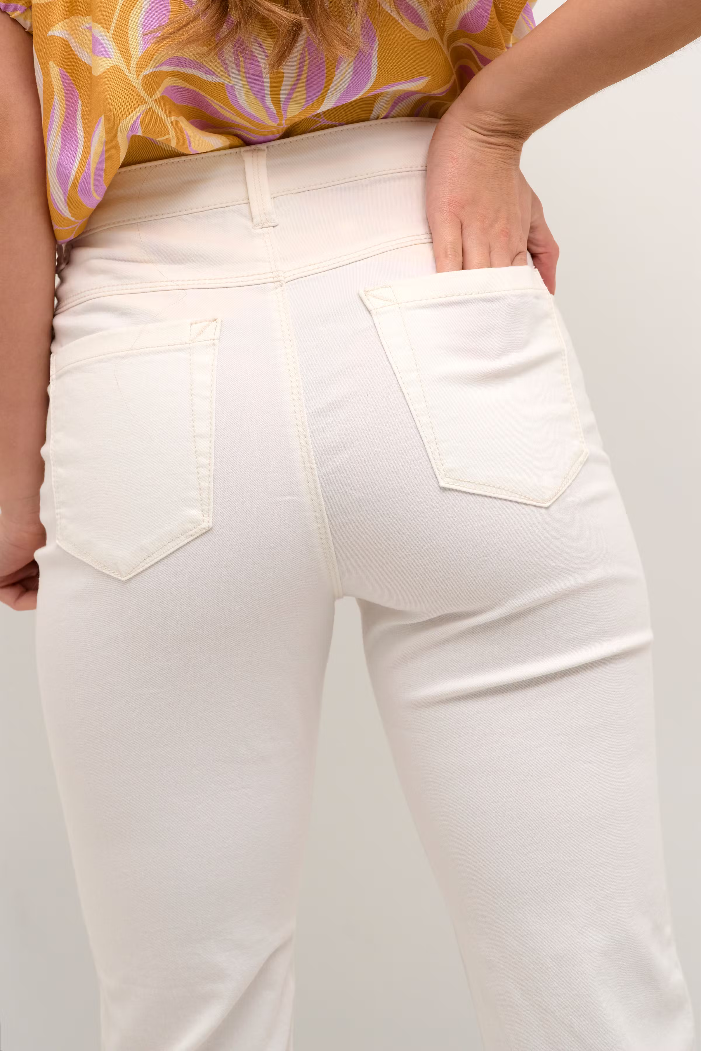 KAzelina Straight Jeans LOOKBOOK DETAIL 10506341-110602
