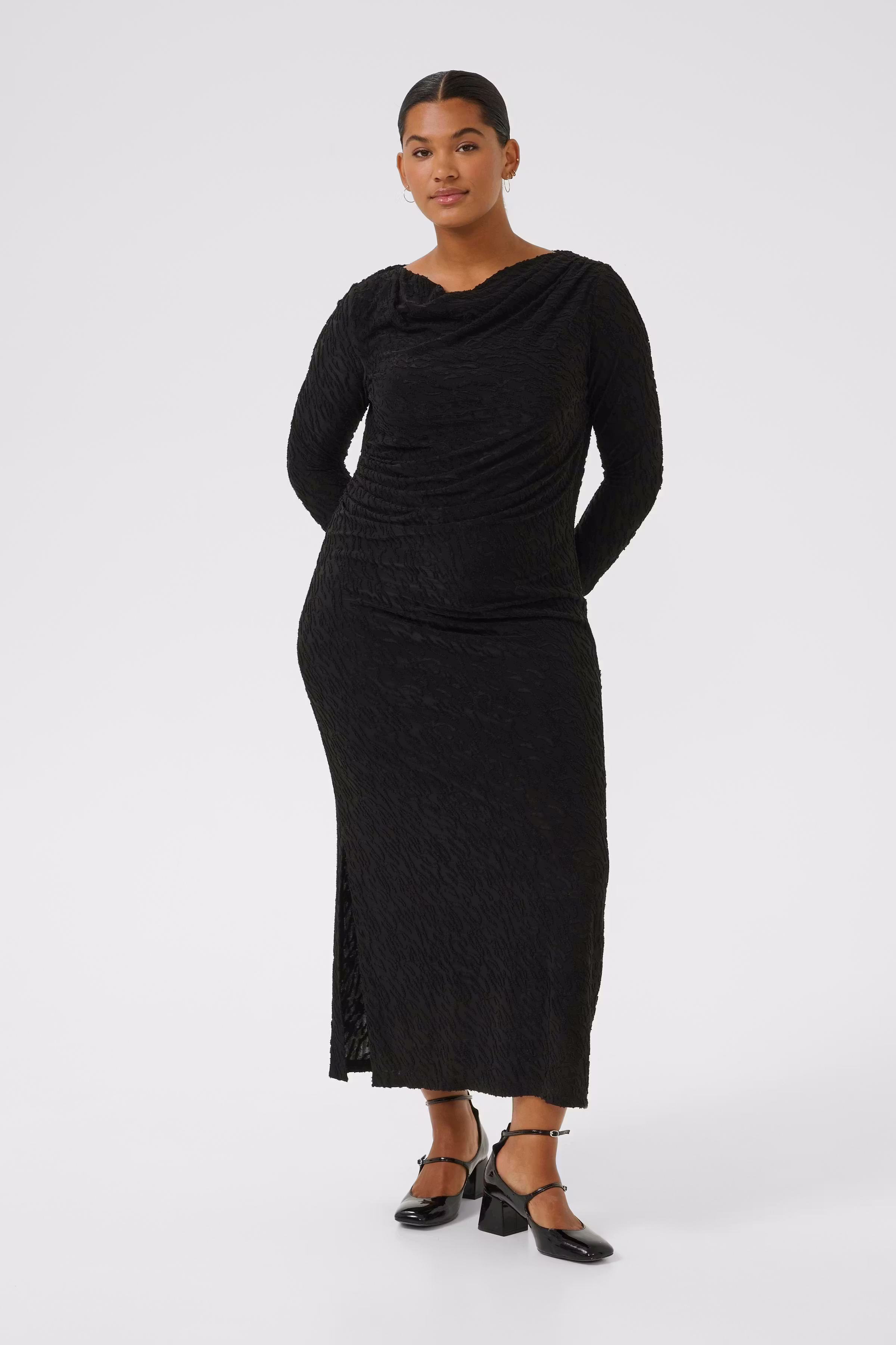 KCzarina Kleid LOOKBOOK FRONT 10583688-100121