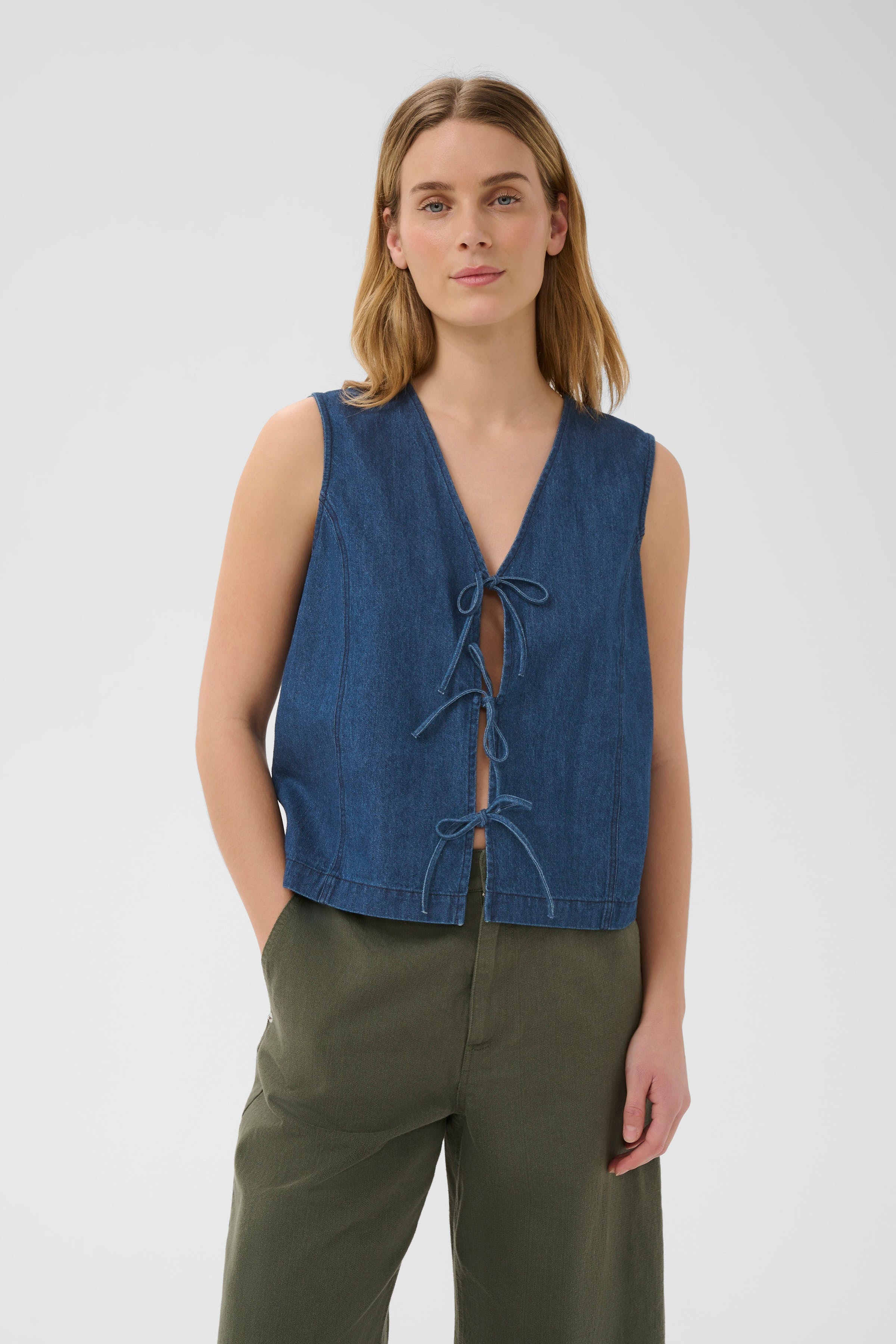 DelailaPW Top LOOKBOOK FRONT 30310674-300157