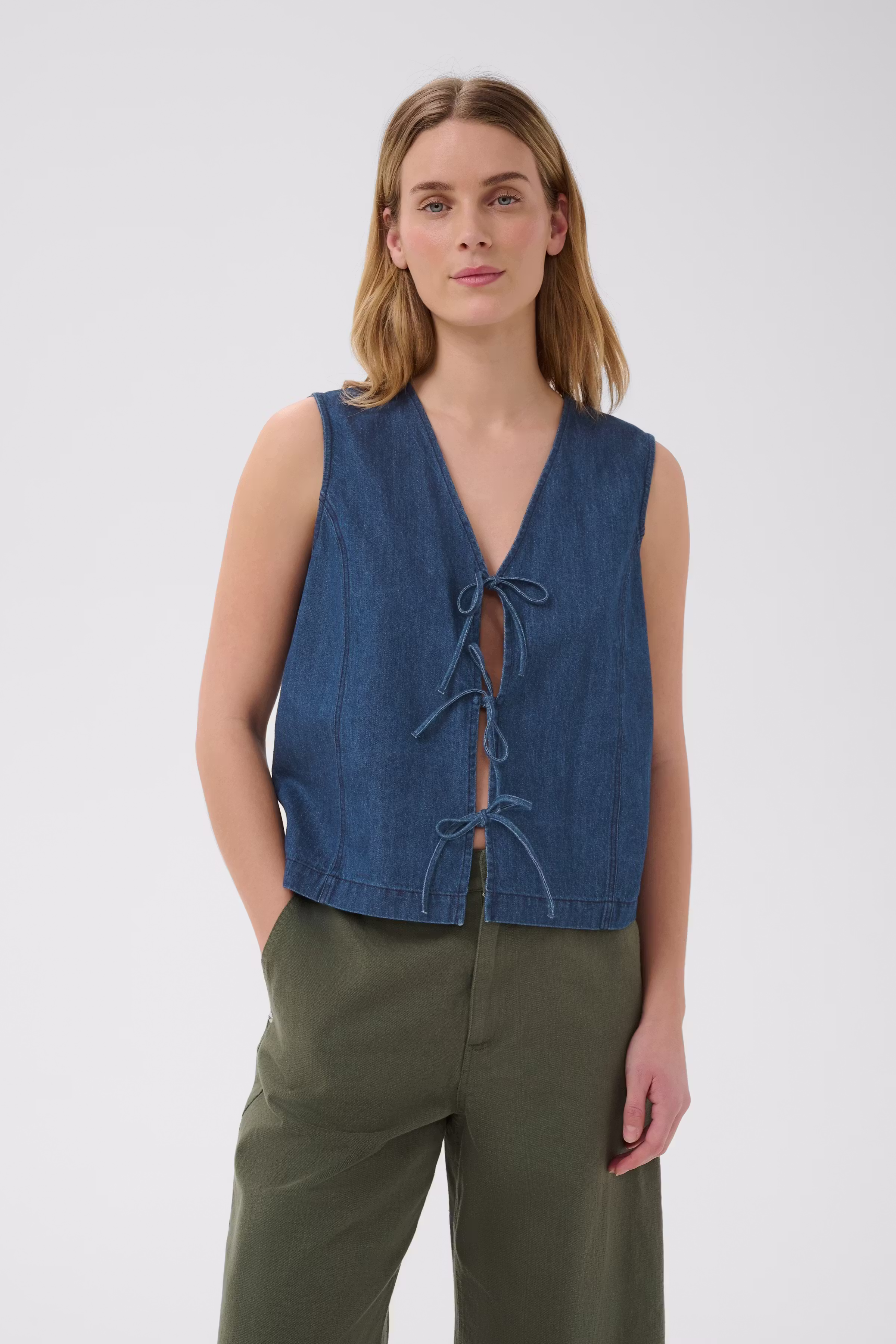 DelailaPW Top LOOKBOOK FRONT 30310674-300157