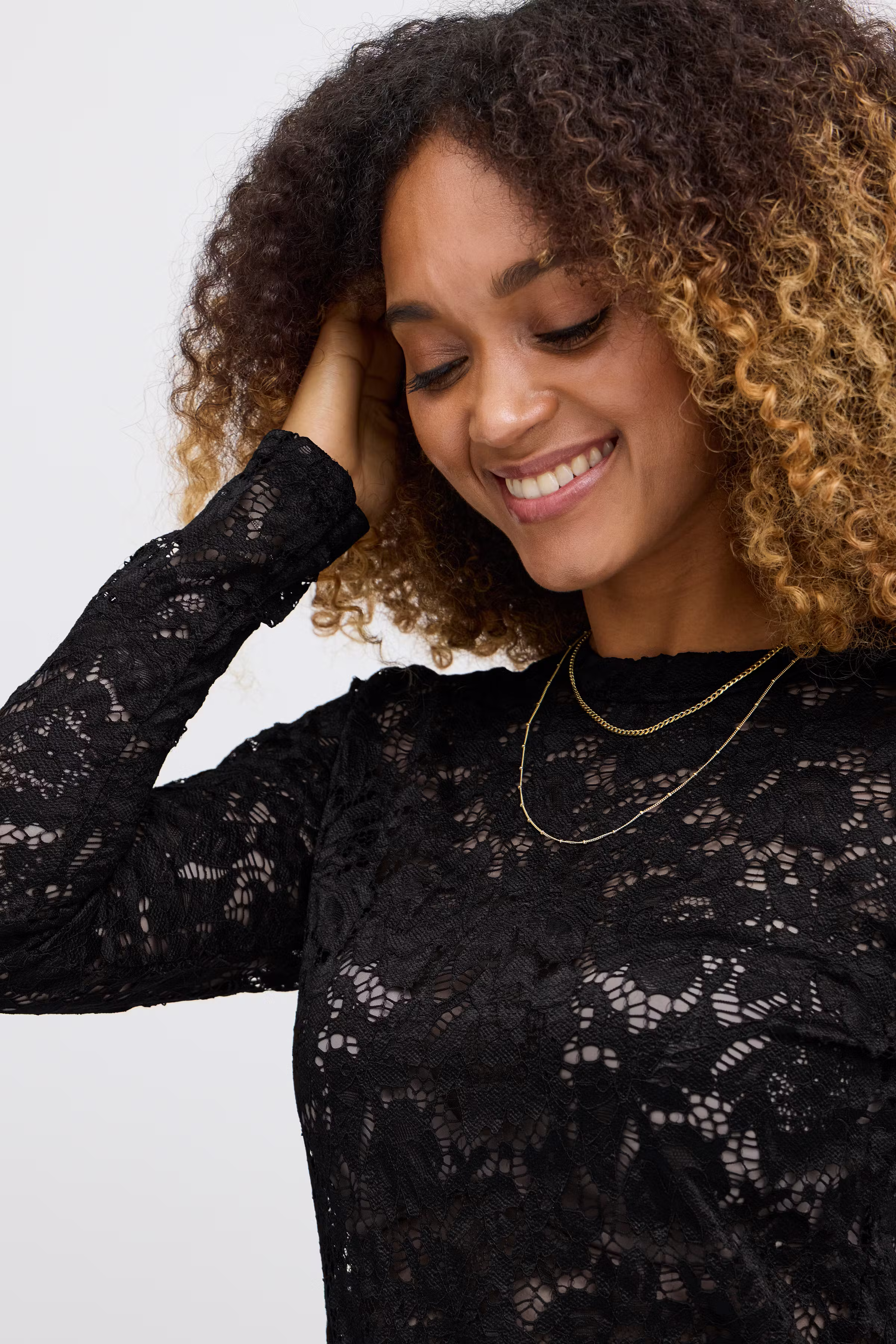 SBLACIA Bluse LOOKBOOK DETAIL 22100845-190303