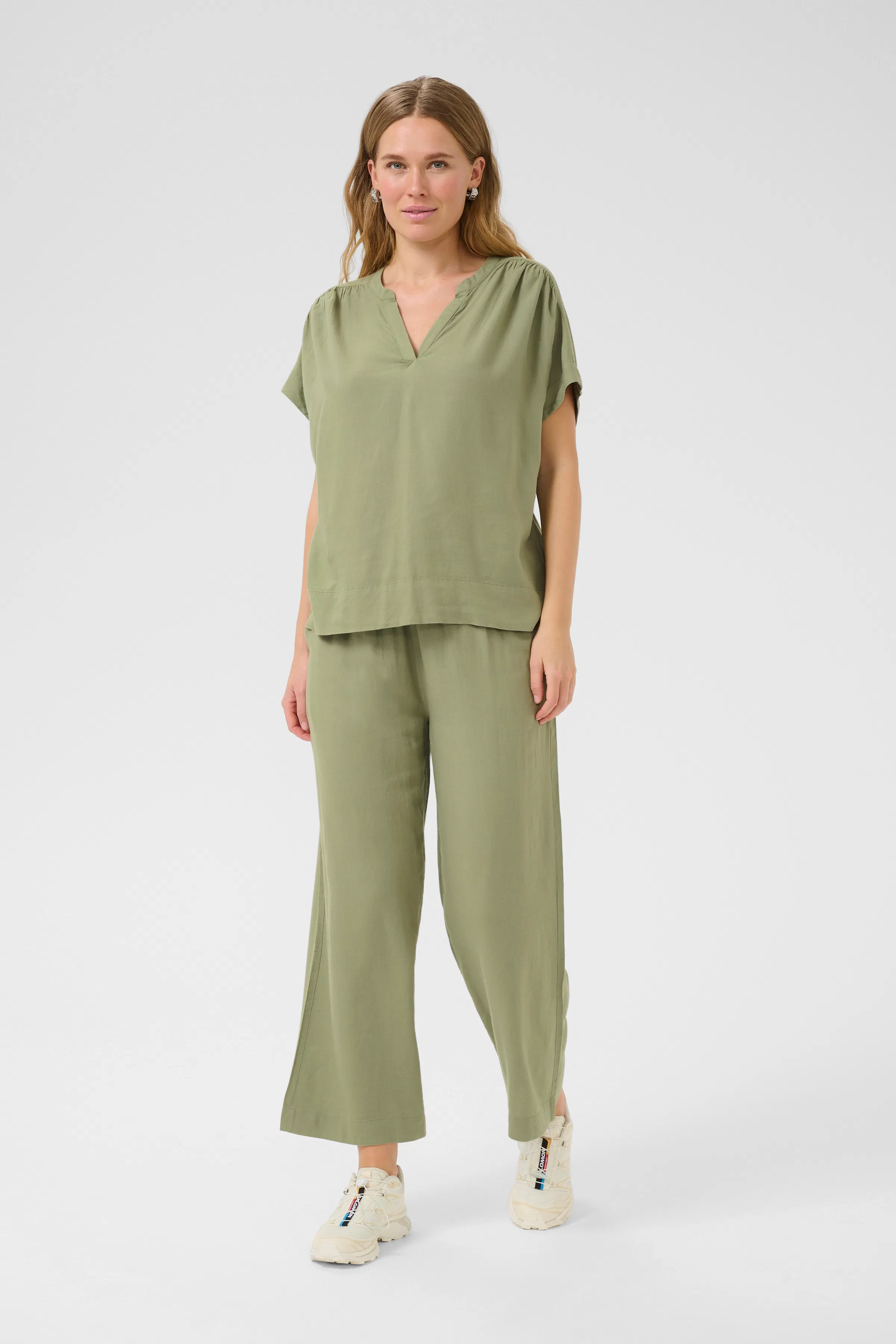 KAmilia Top aus Leinen LOOKBOOK FRONT 10509670-170115