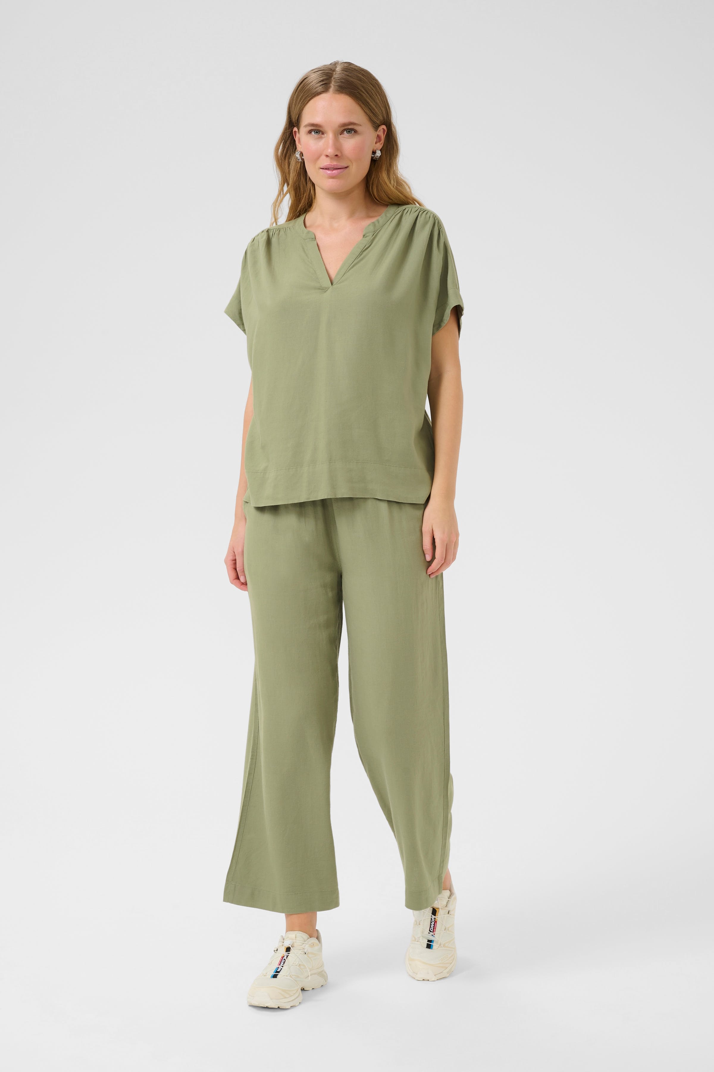 KAmilia Blouse LOOKBOOK FRONT 10509670-170115