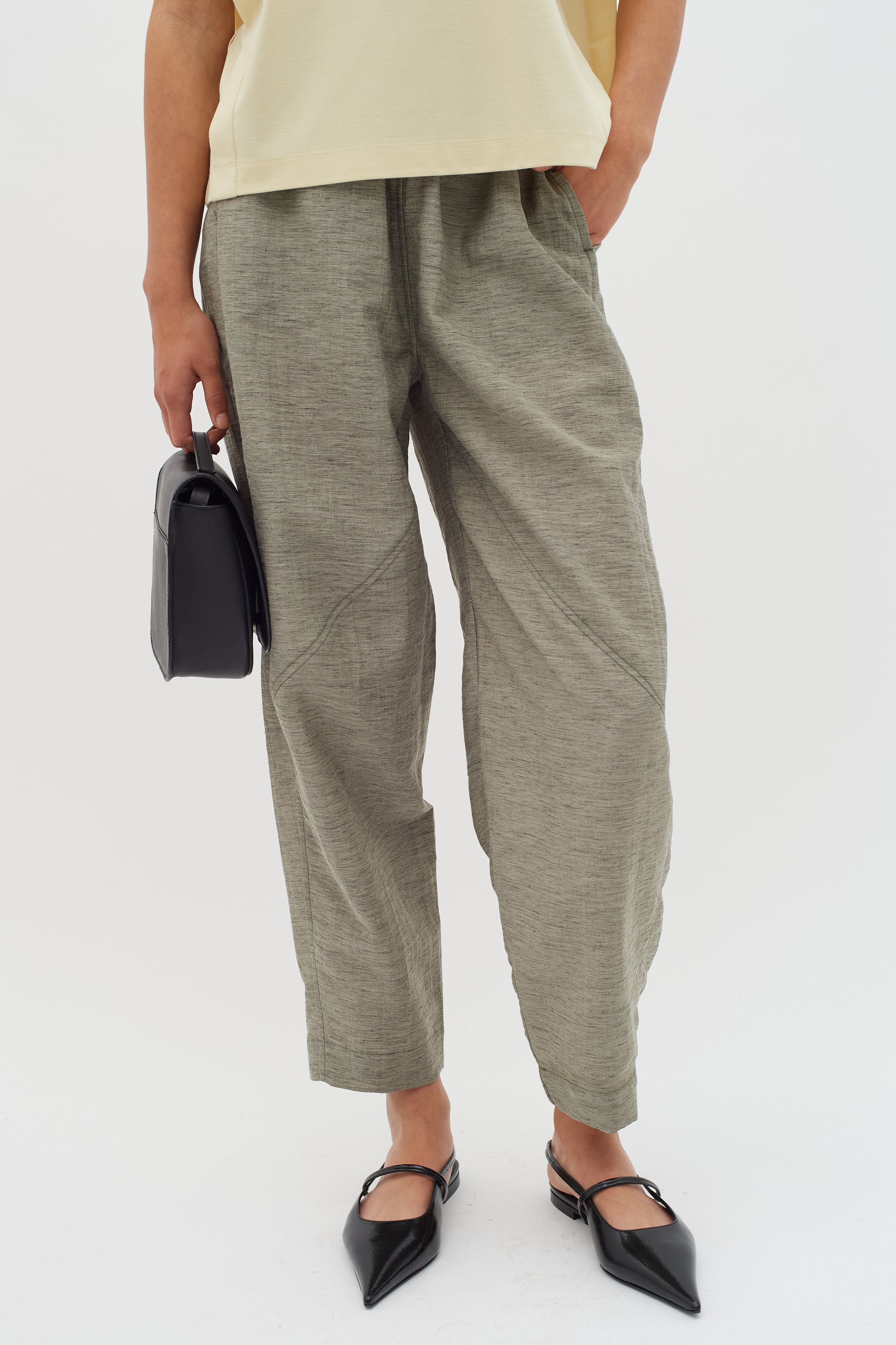 BerenaIW Byxor LOOKBOOK FRONT 30109422-170619