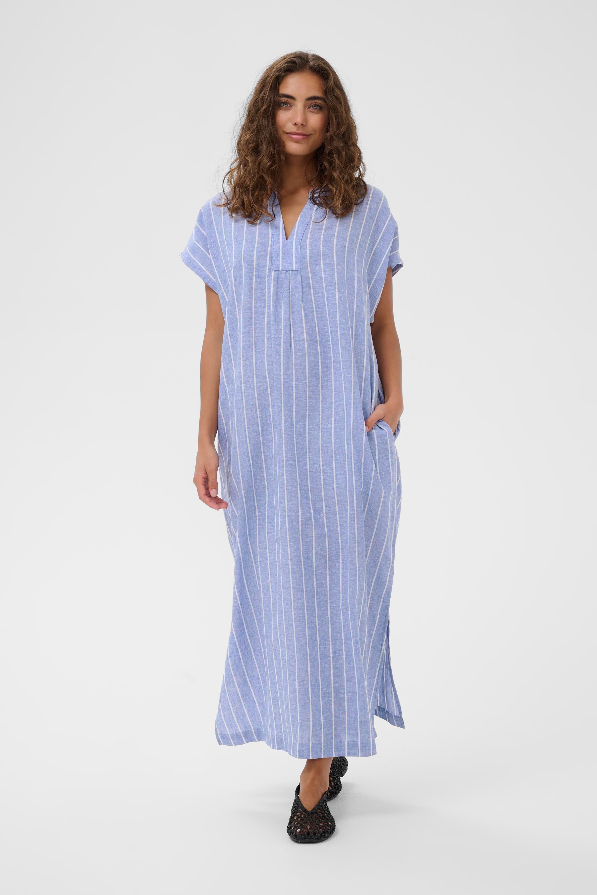 CUarletty Dress LOOKBOOK FRONT 50112785-109029