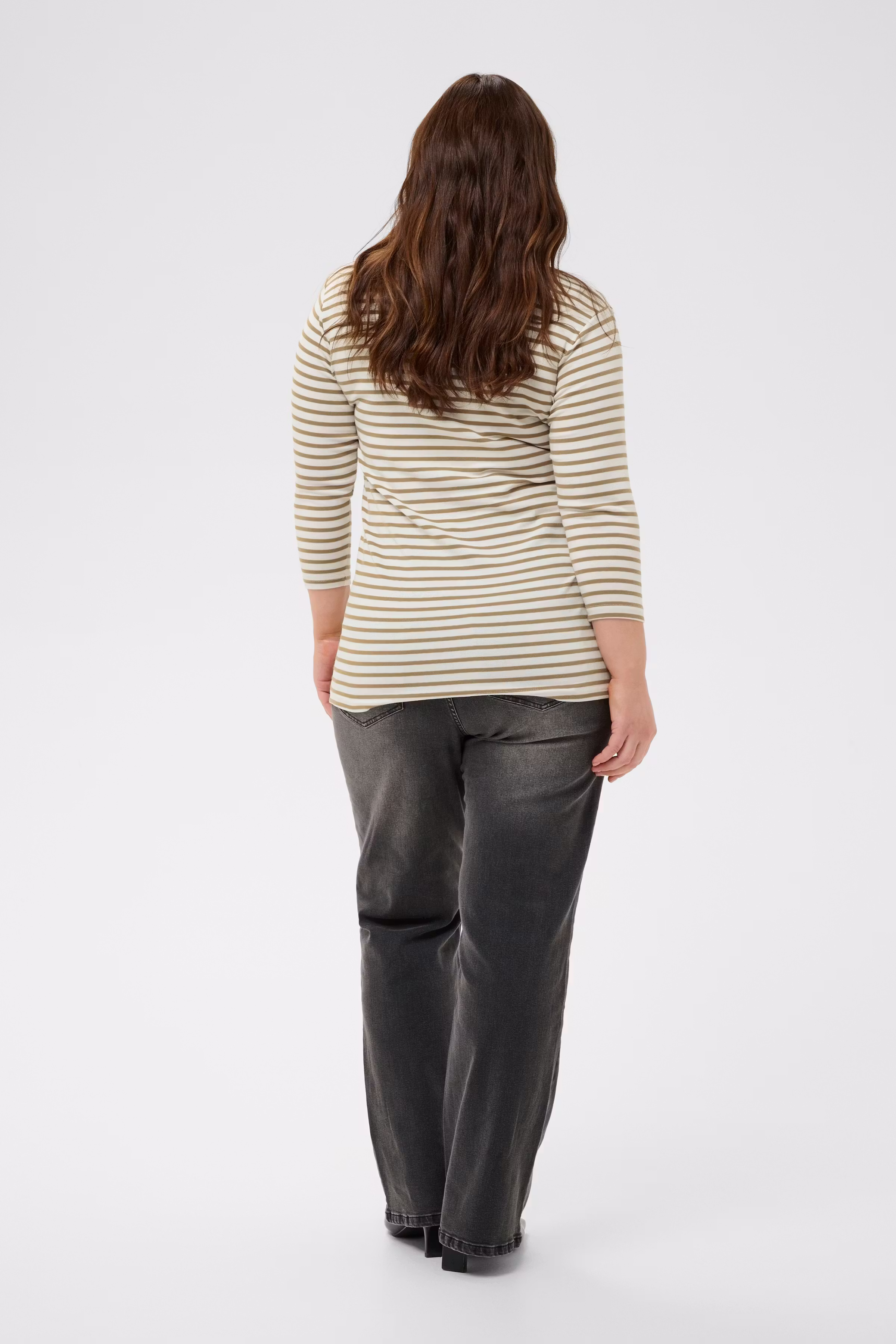 KClia T-shirt LOOKBOOK BACK 10584203-109481