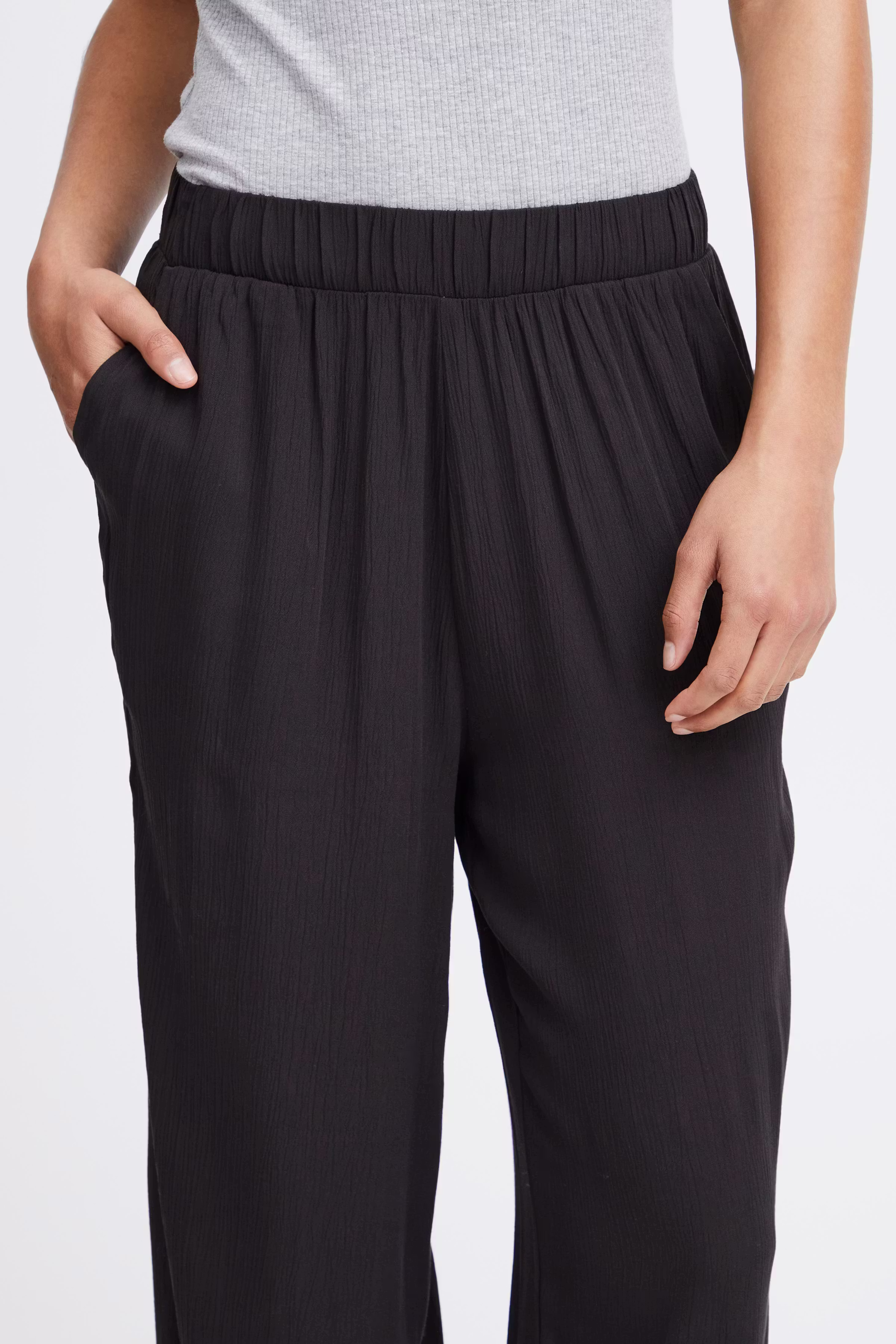 IHMARRAKECH Trousers LOOKBOOK DETAIL 20121729-194008