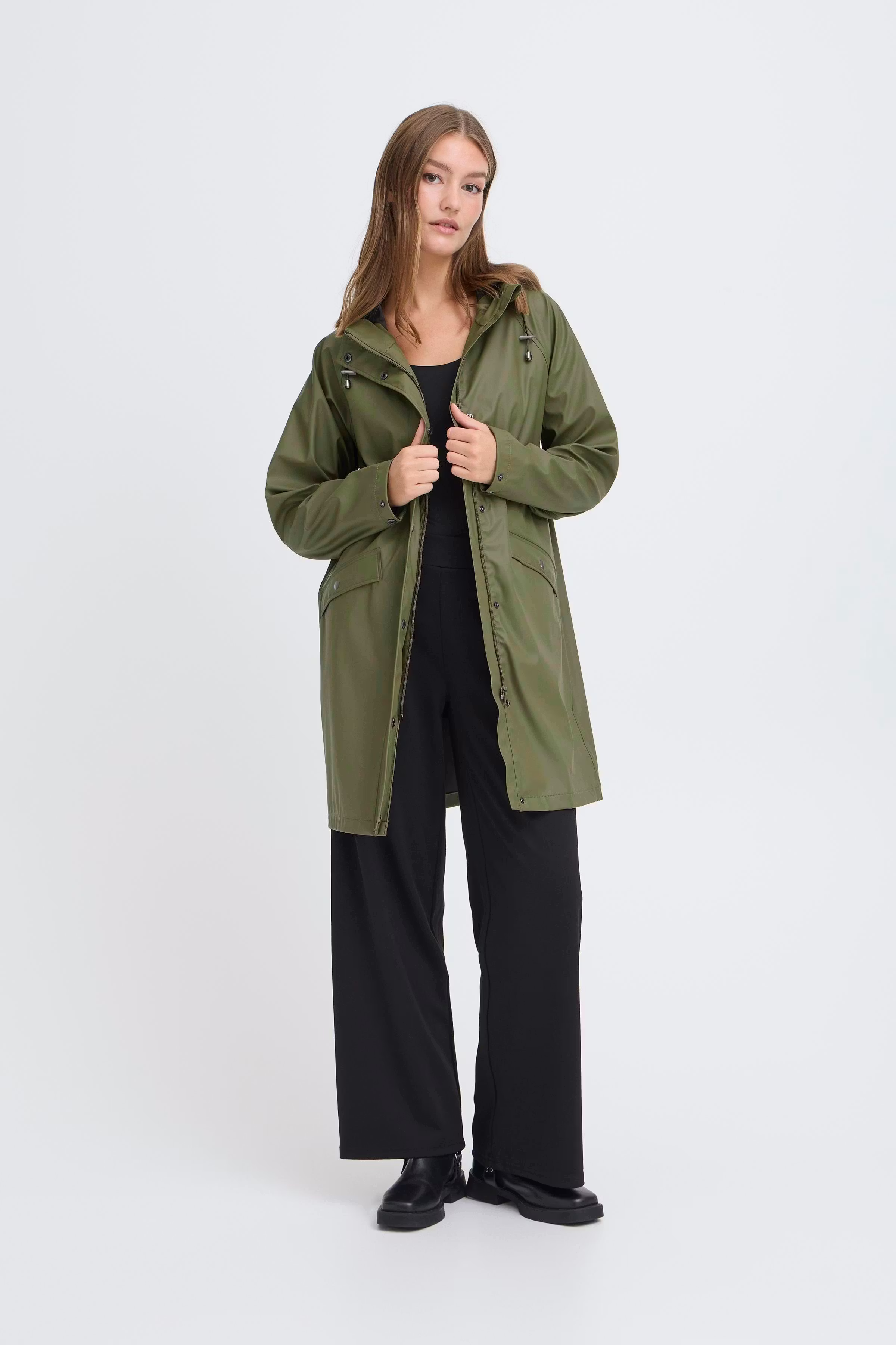 IHTAZI RAINCOAT LOOKBOOK FRONT 20102965-13024
