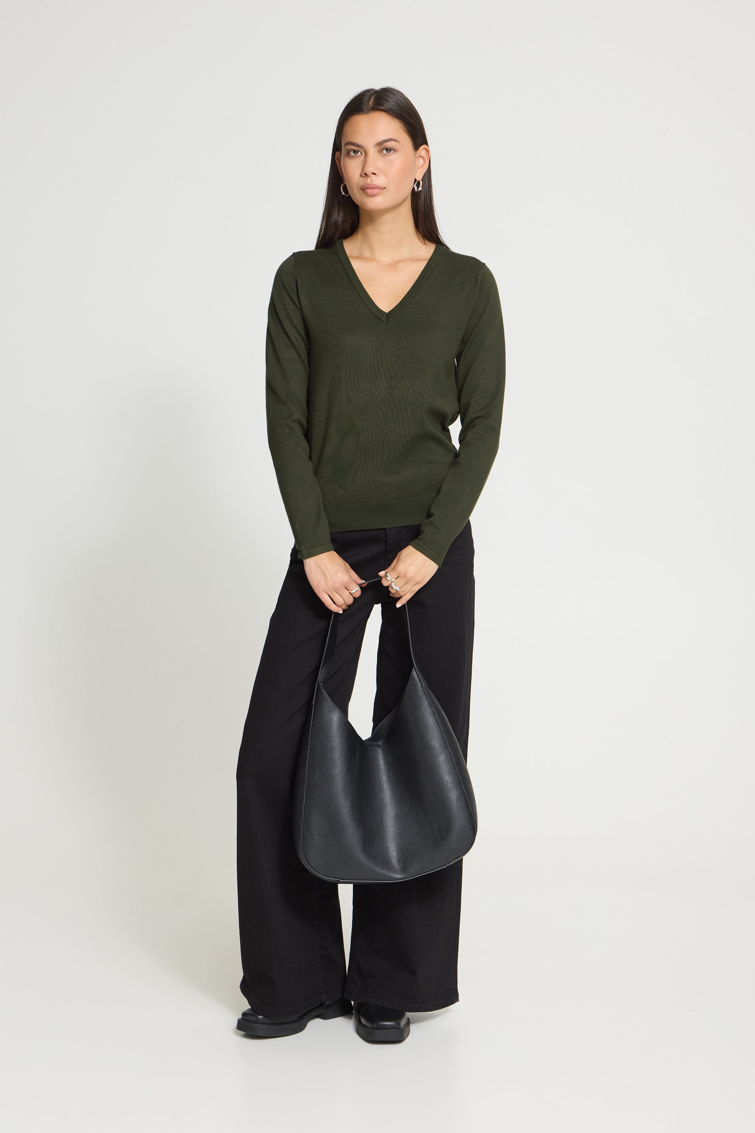IHLULS V-Neck Pullover LOOKBOOK FRONT 20125815-190509
