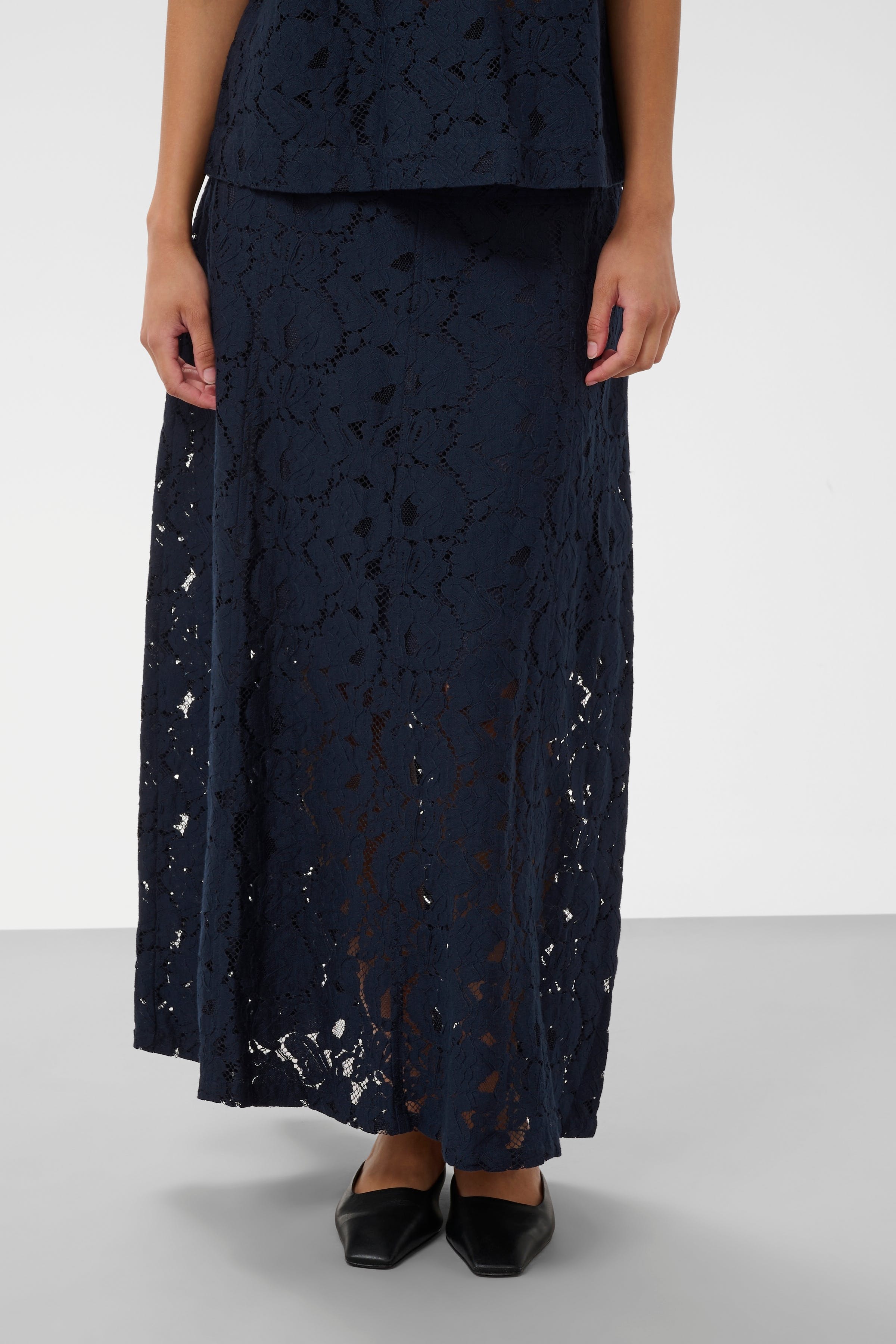 SLTaya Skirt LOOKBOOK FRONT 30408628-193924