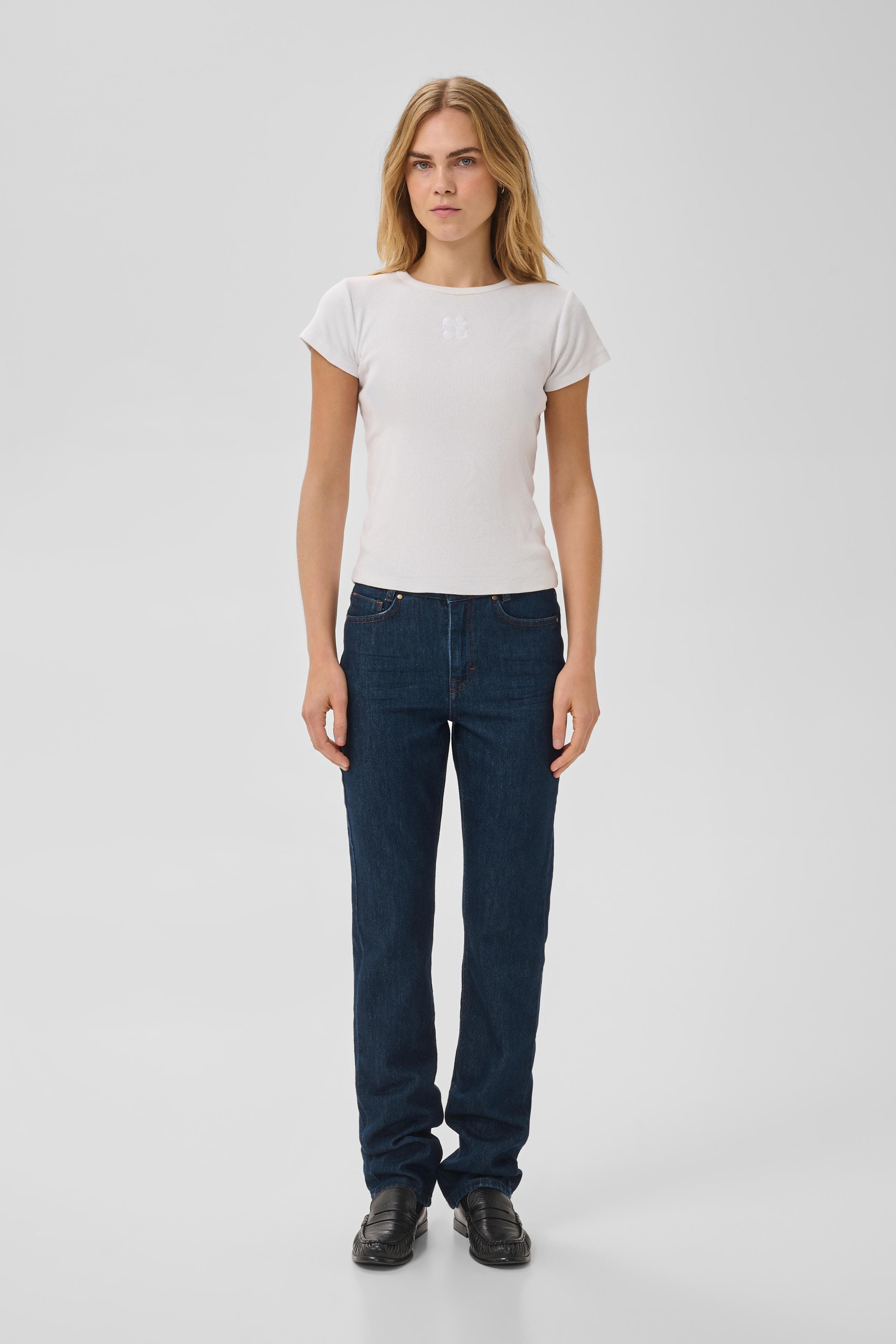 07 THE ISA HIGH STRAIGHT JEANS LOOKBOOK FRONT 10705264-100067