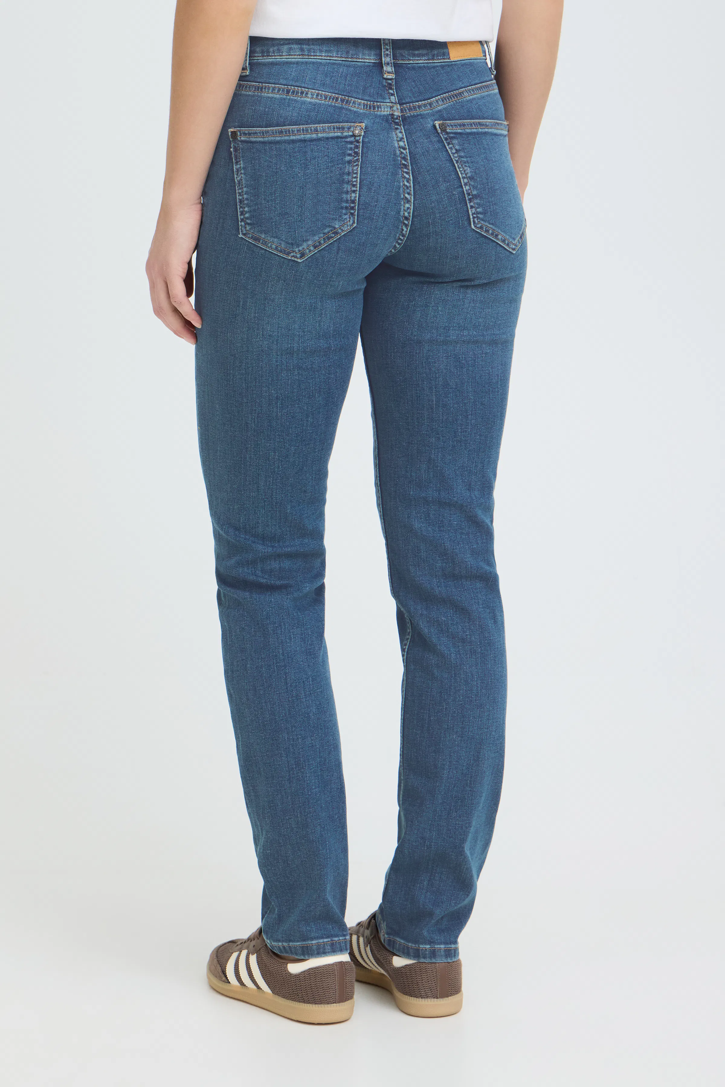 PZEMMA HW Jeans W Deco Straight Leg LOOKBOOK BACK 50208263-200005