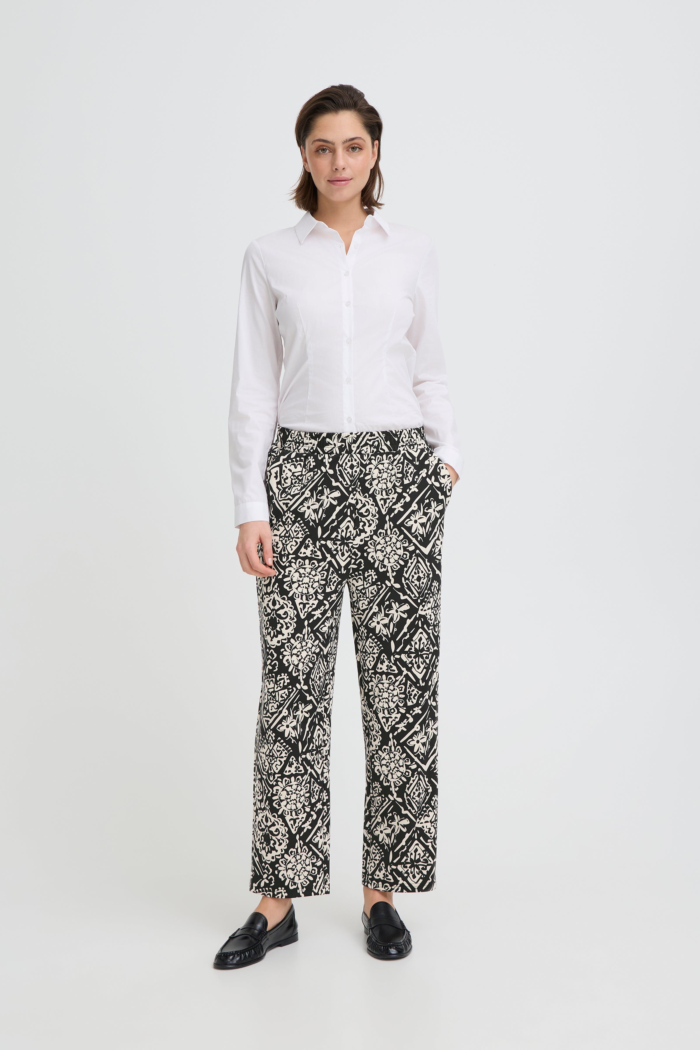 IHKATE Trousers LOOKBOOK FRONT 20125225-900004431