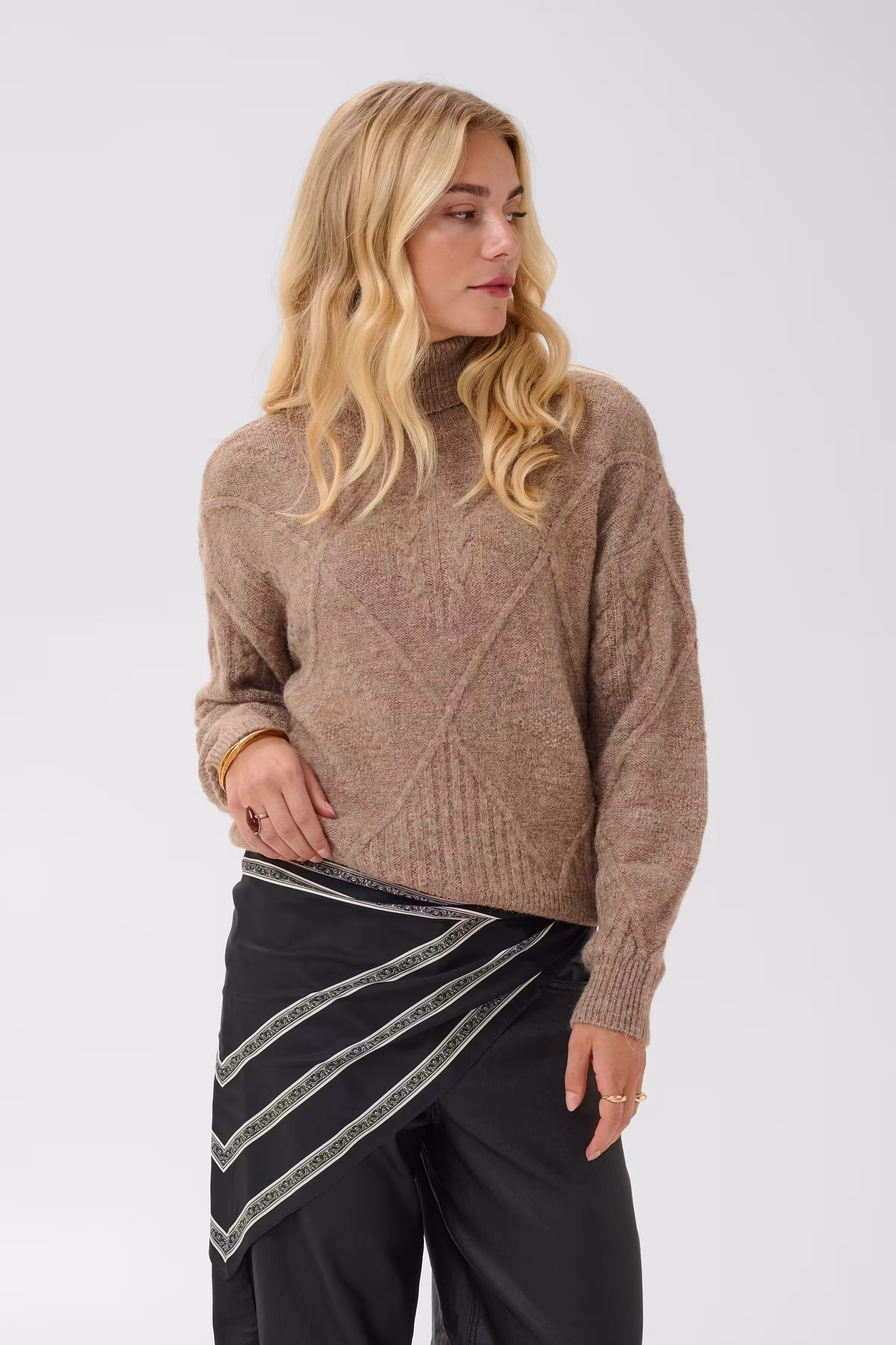 CRZamma Tuch LOOKBOOK FRONT 10615522-100120
