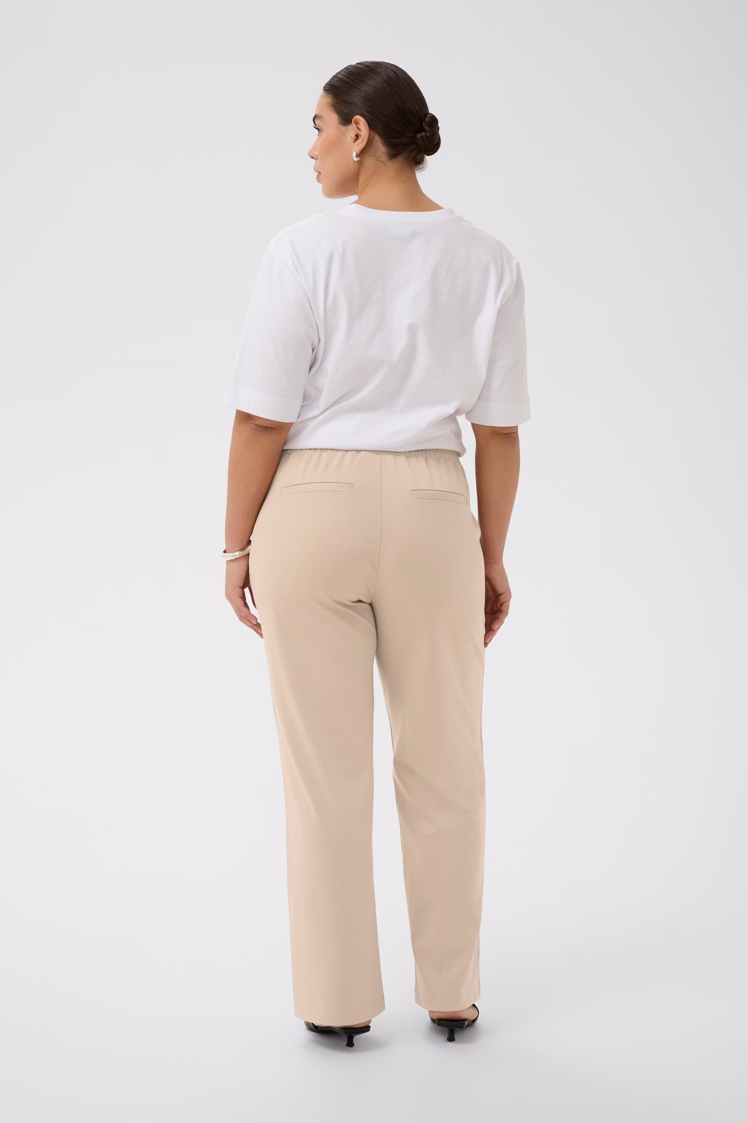 KCjenna Straight Hose LOOKBOOK BACK 10582248-151305