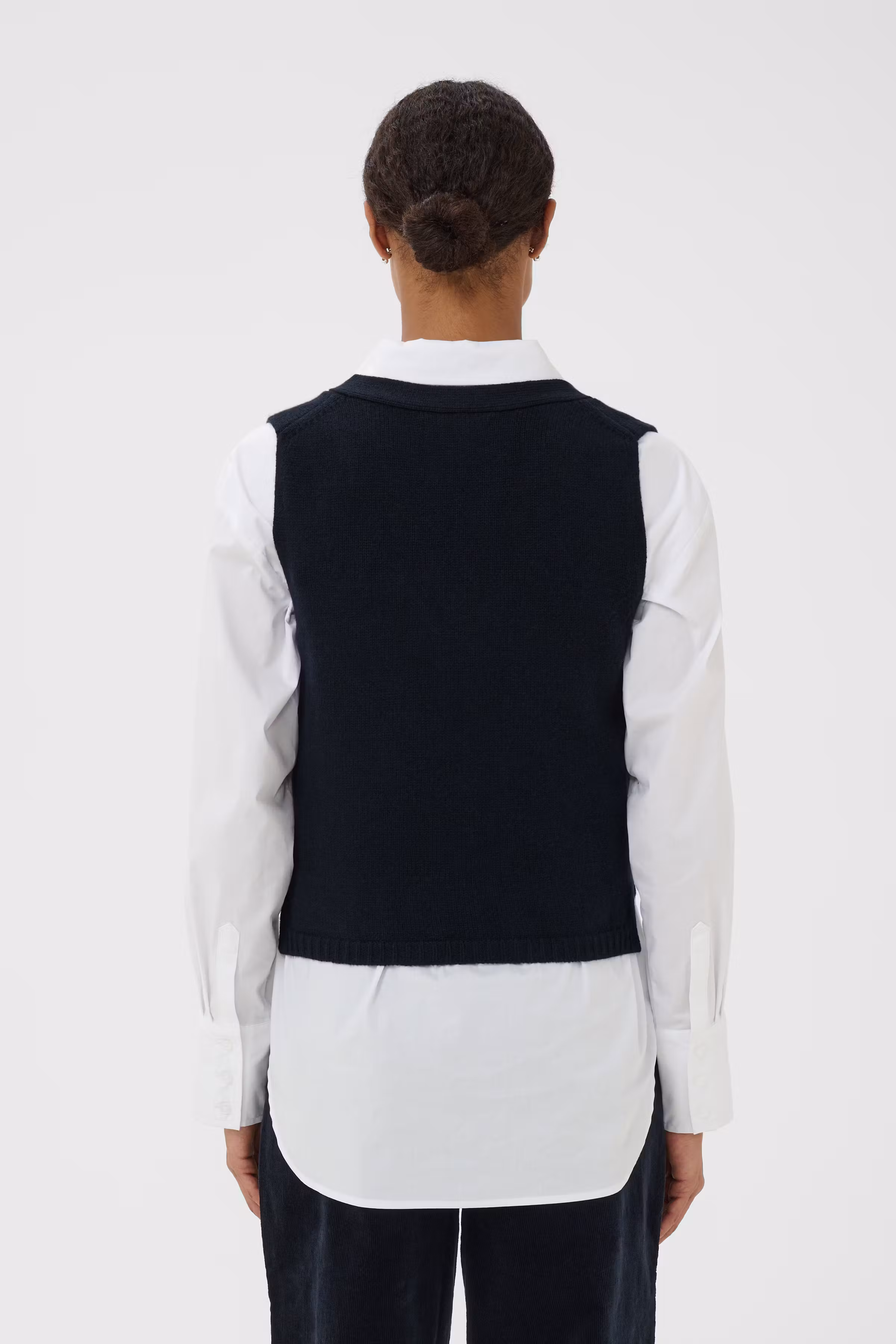 SylvaPW Vest LOOKBOOK BACK 30310052-194013