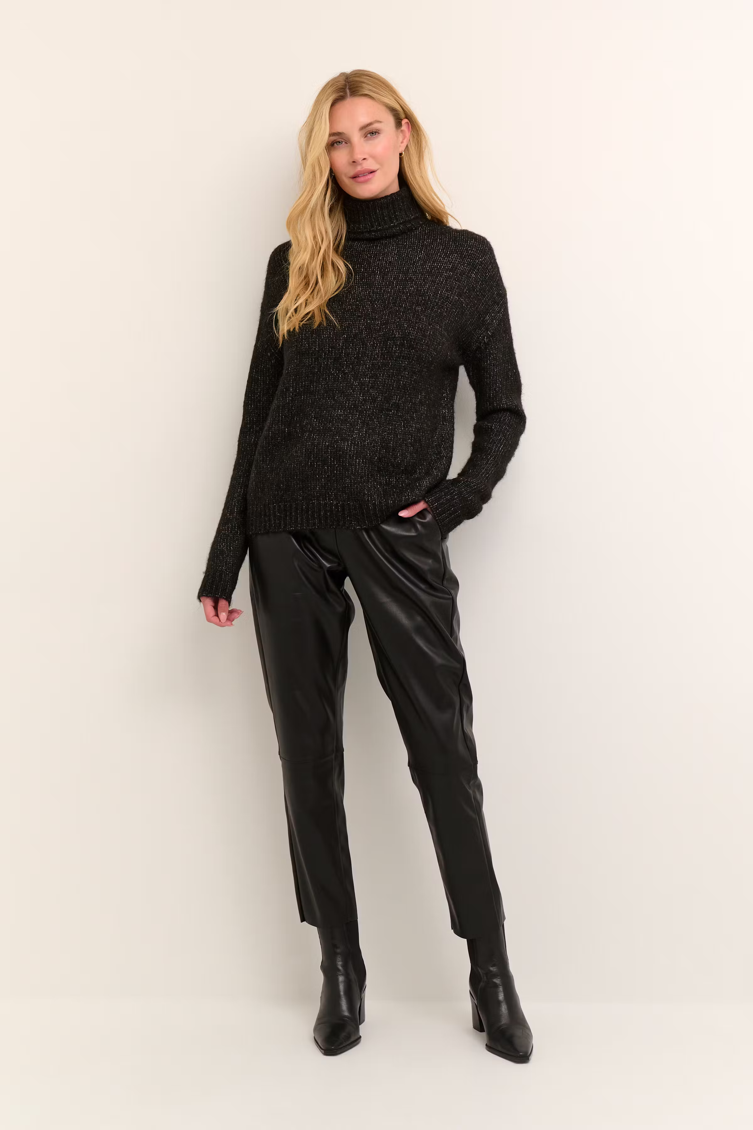 KAsarla Pullover LOOKBOOK FRONT 10506899-103406