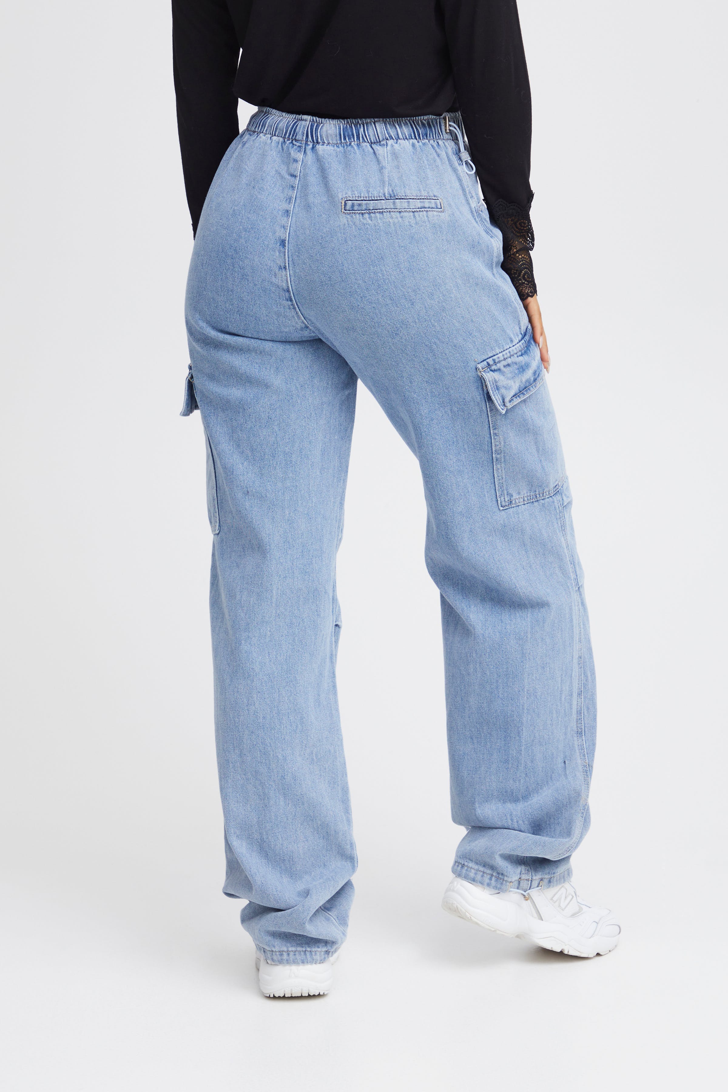 SBLAI Hose LOOKBOOK BACK 22100506-202820