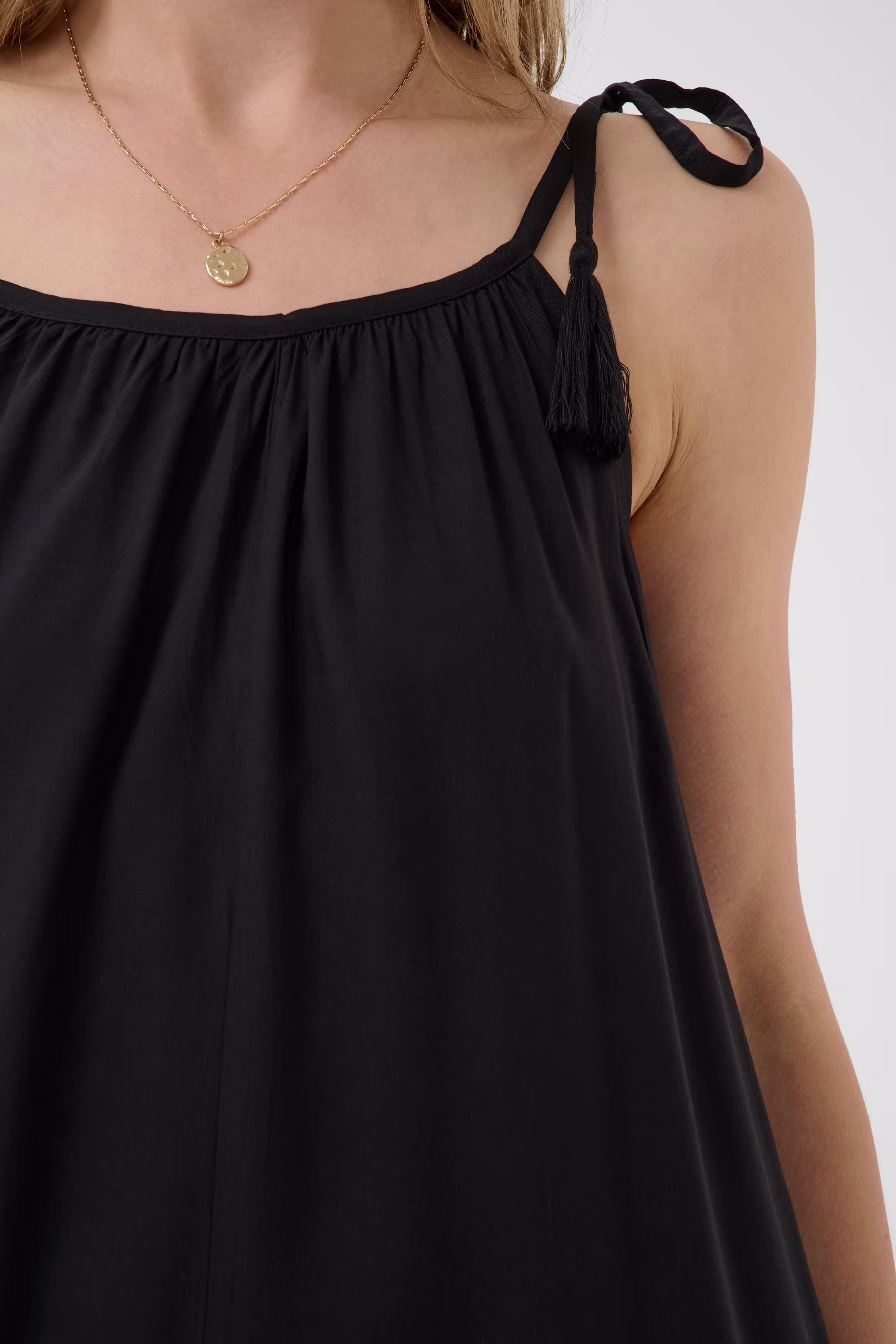 CRTiah Jurk LOOKBOOK DETAIL 10614985-100120