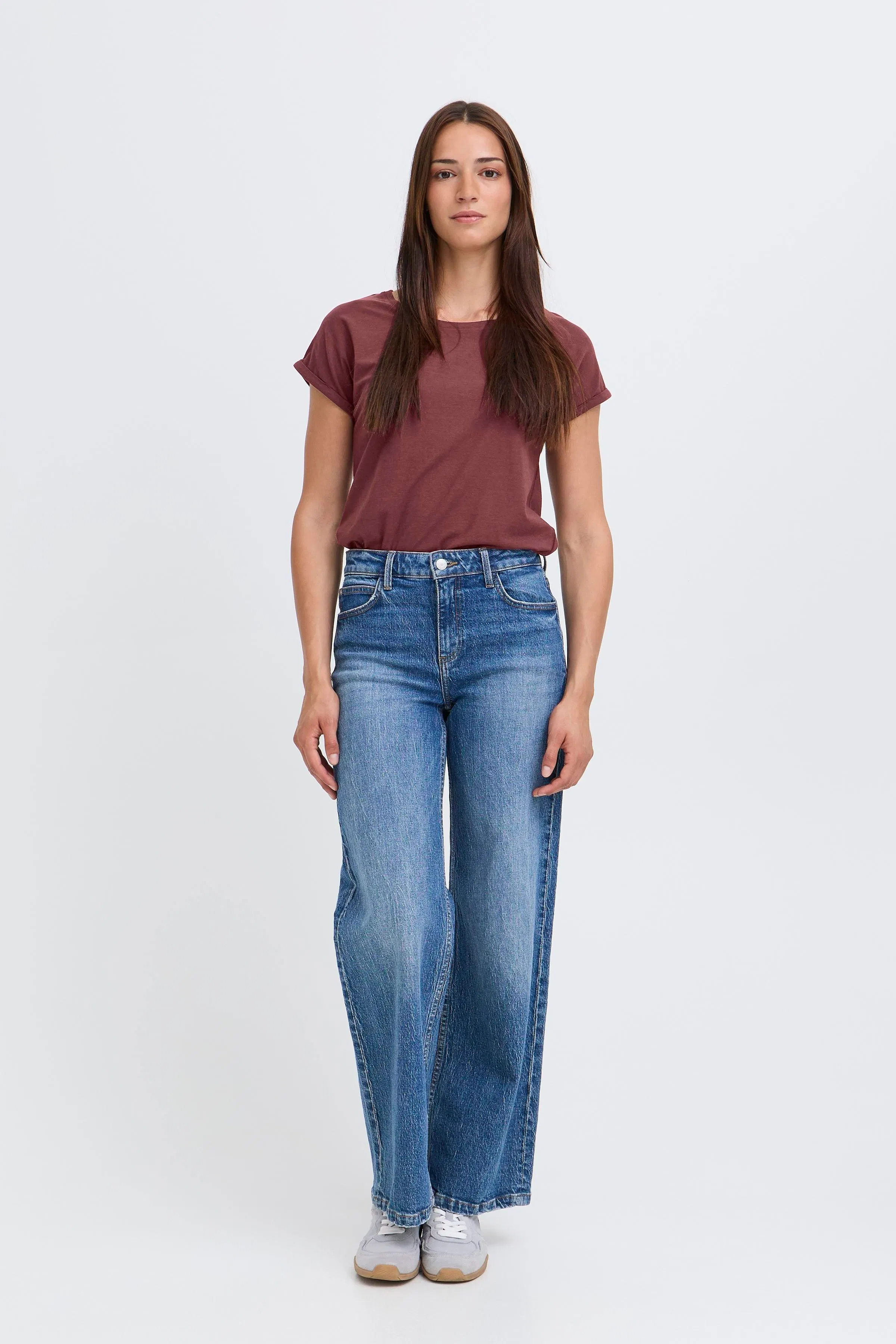 BYPamila T-shirt LOOKBOOK FRONT 20804205-191627