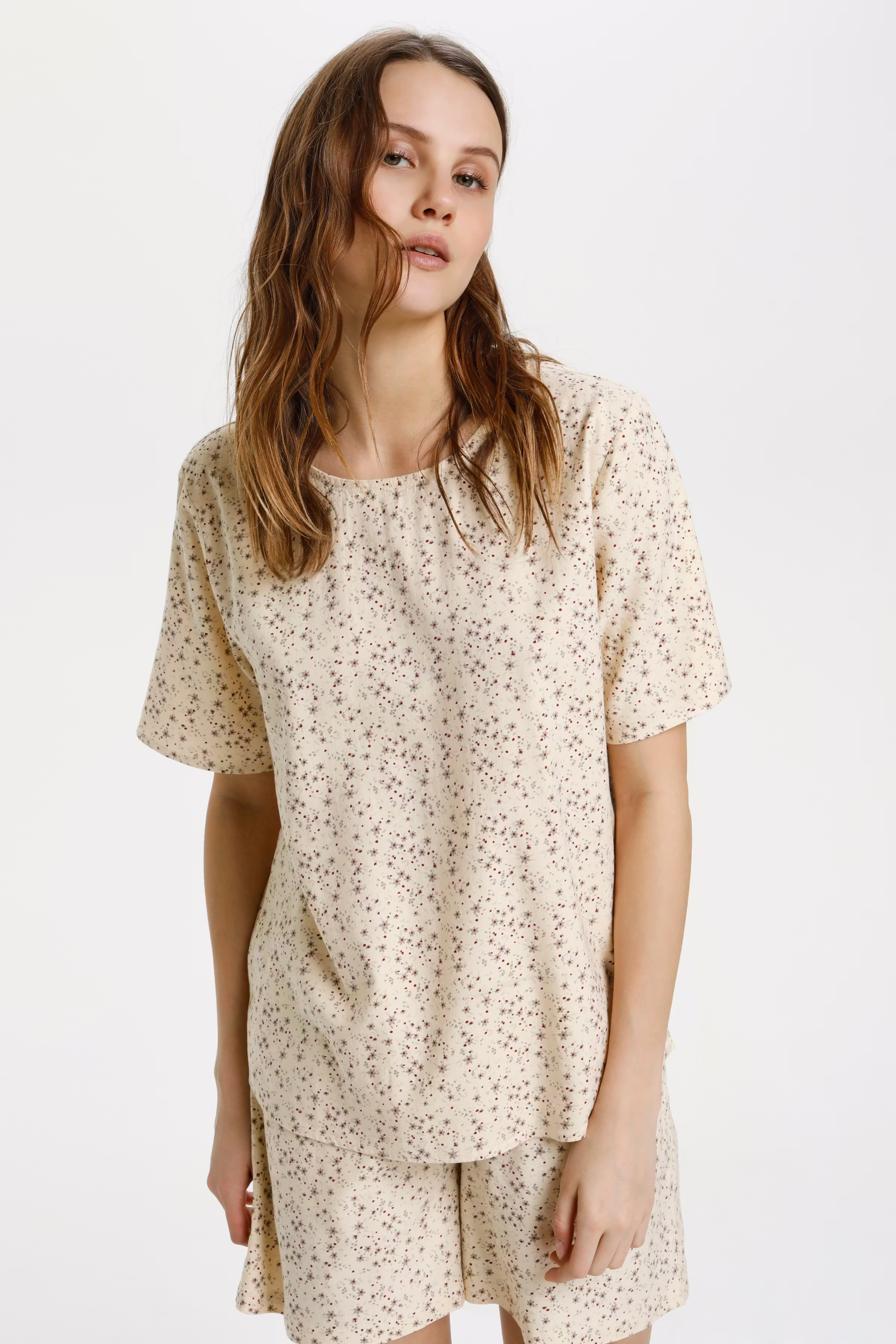 HerlaSZ Top

 LOOKBOOK FRONT 30511729-600321