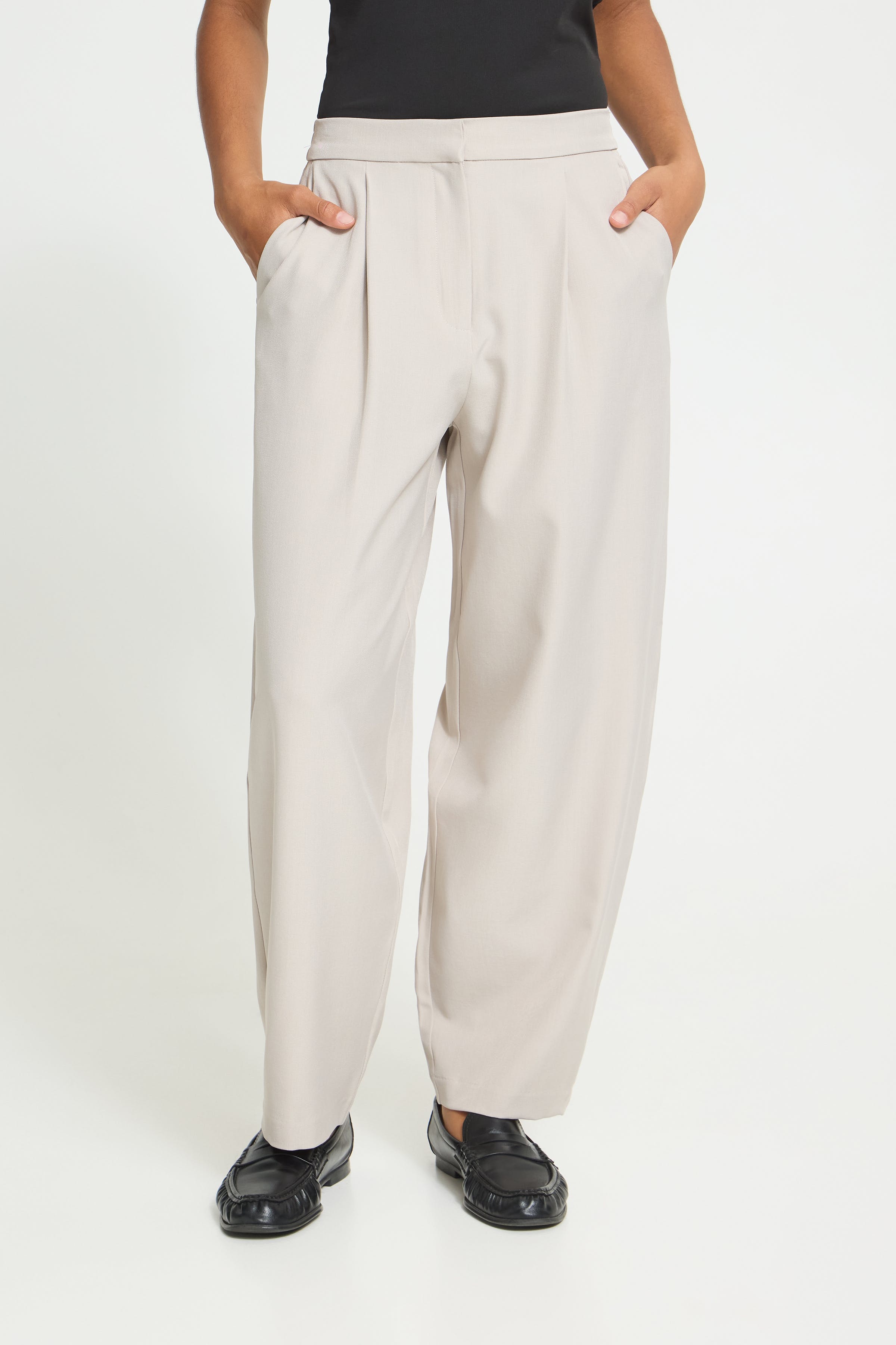 IHFAVA Barrel Bukser LOOKBOOK FRONT 20125681-1500001