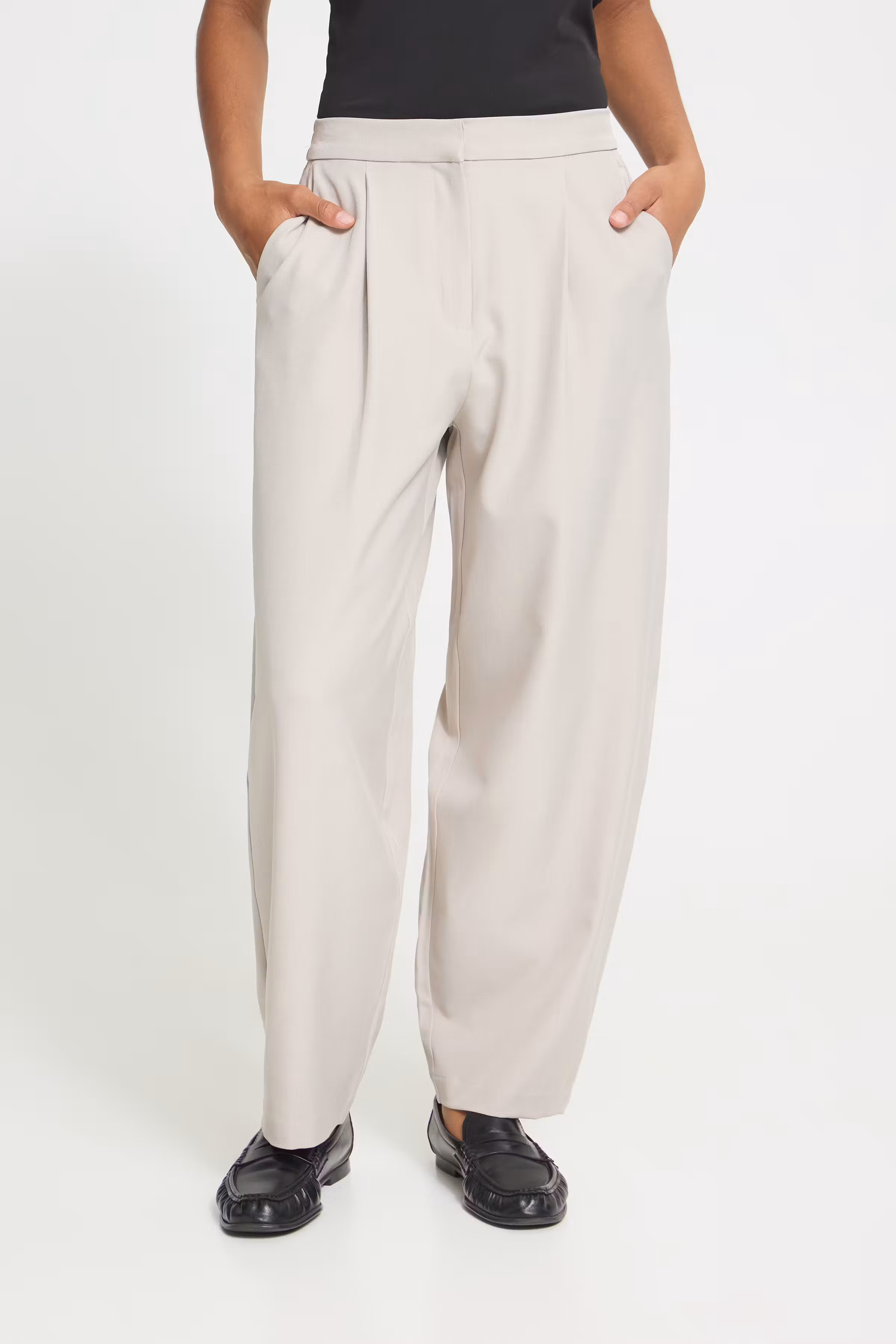 IHFAVA Barrel Bukser LOOKBOOK FRONT 20125681-1500001