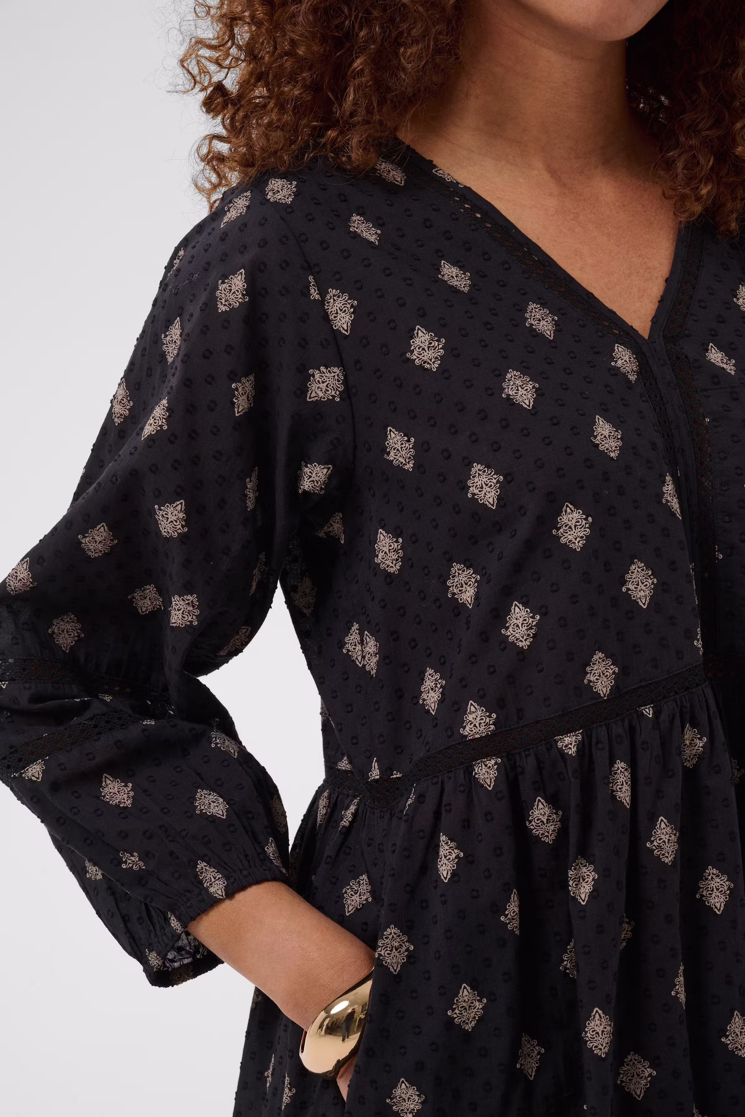 KAwila Robe LOOKBOOK DETAIL 10511800-109501