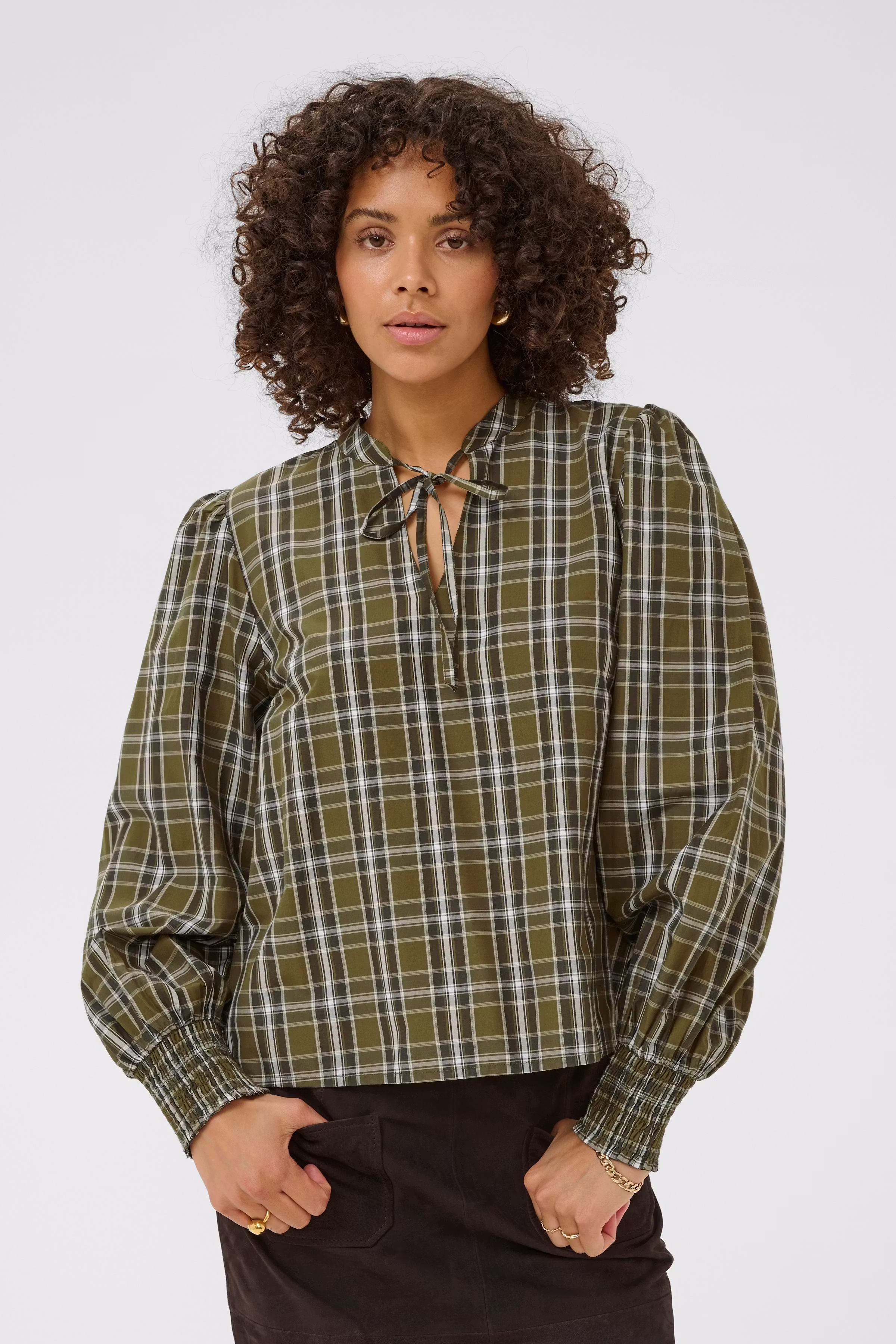 KAchris Blus LOOKBOOK FRONT 10511039-108755