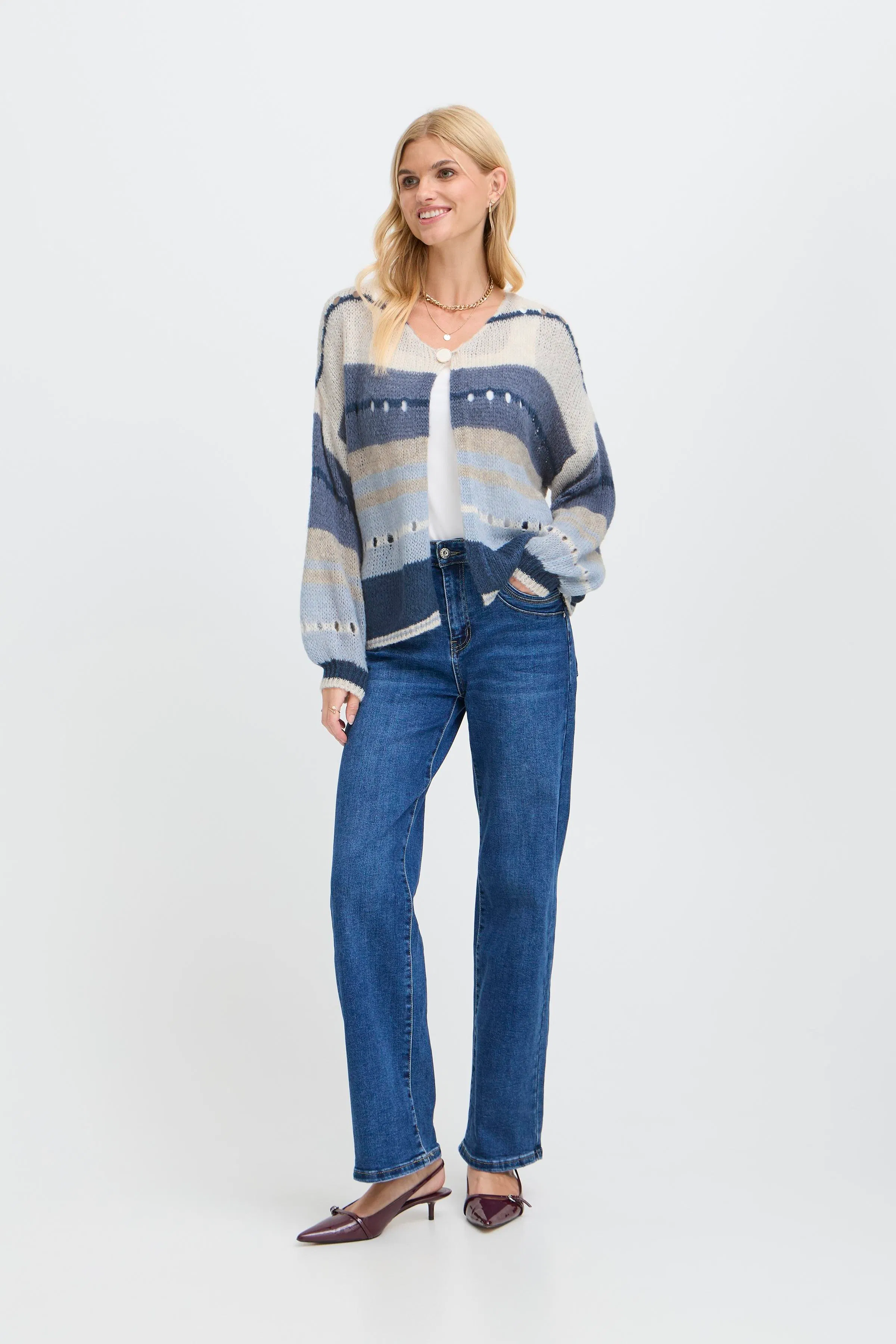 SBCUMBANA Cardigan LOOKBOOK FRONT 22101061-173912