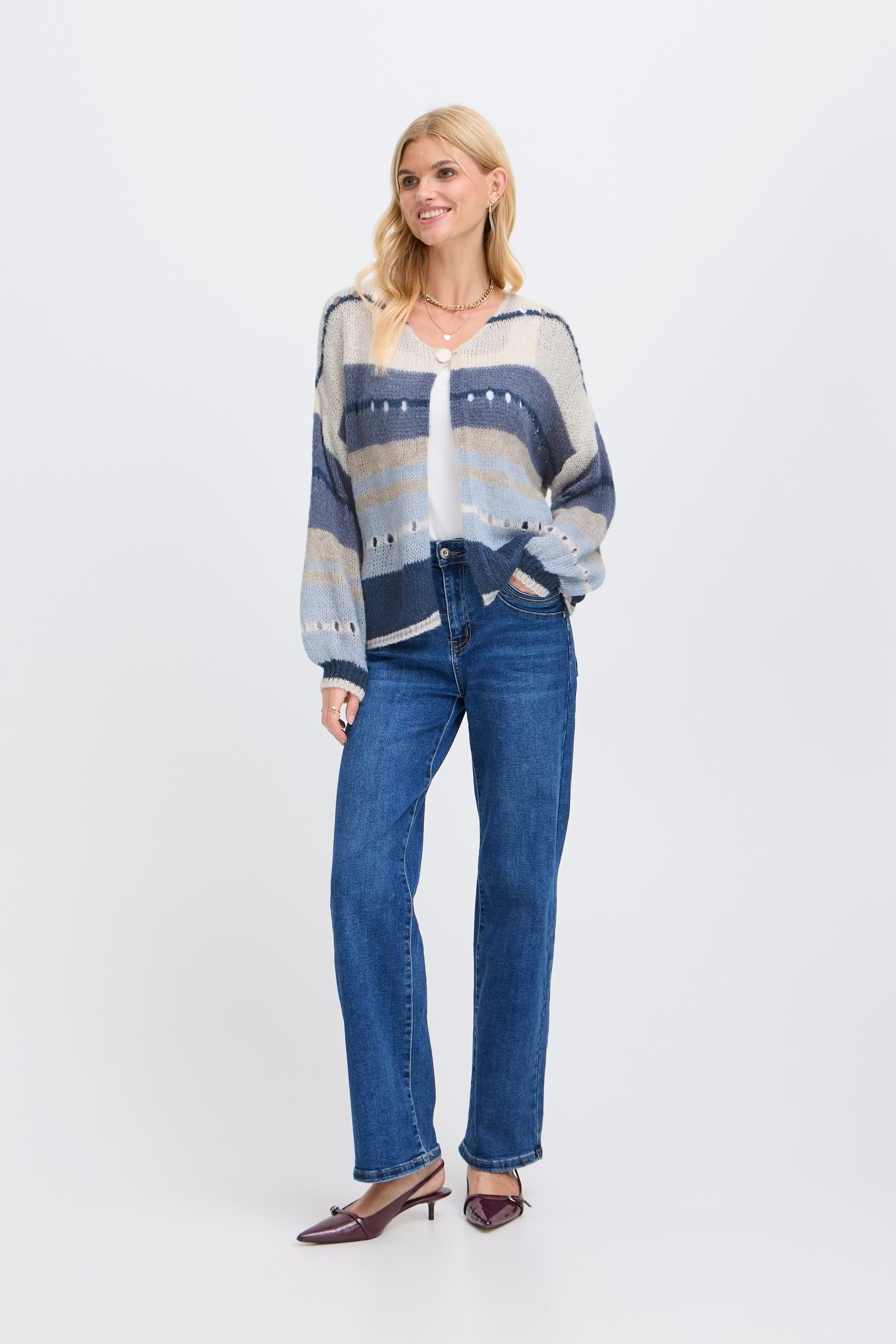 SBCUMBANA Cardigan LOOKBOOK FRONT 22101061-173912