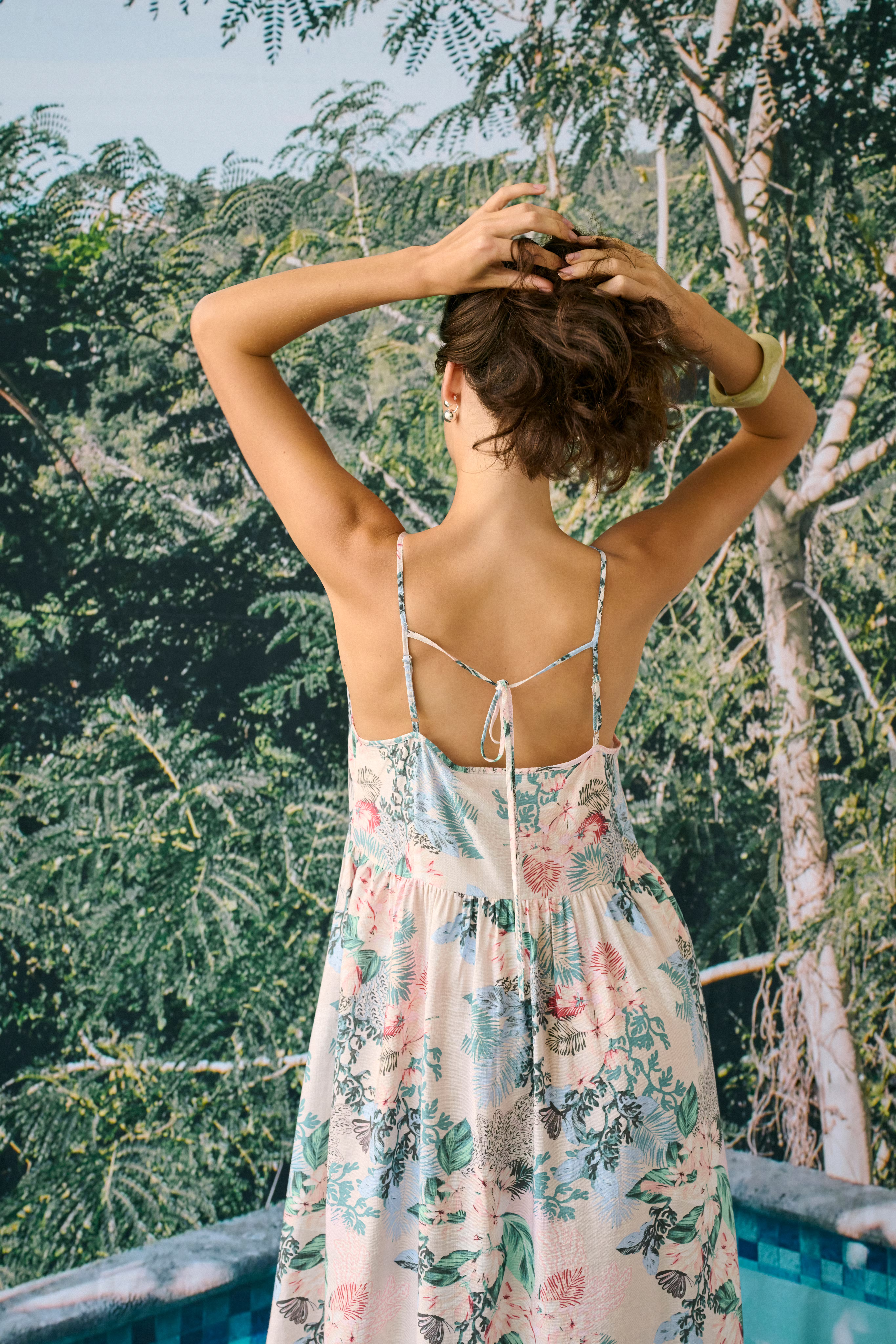 CUlotus Dress LOCATION NONE 50113066-109402