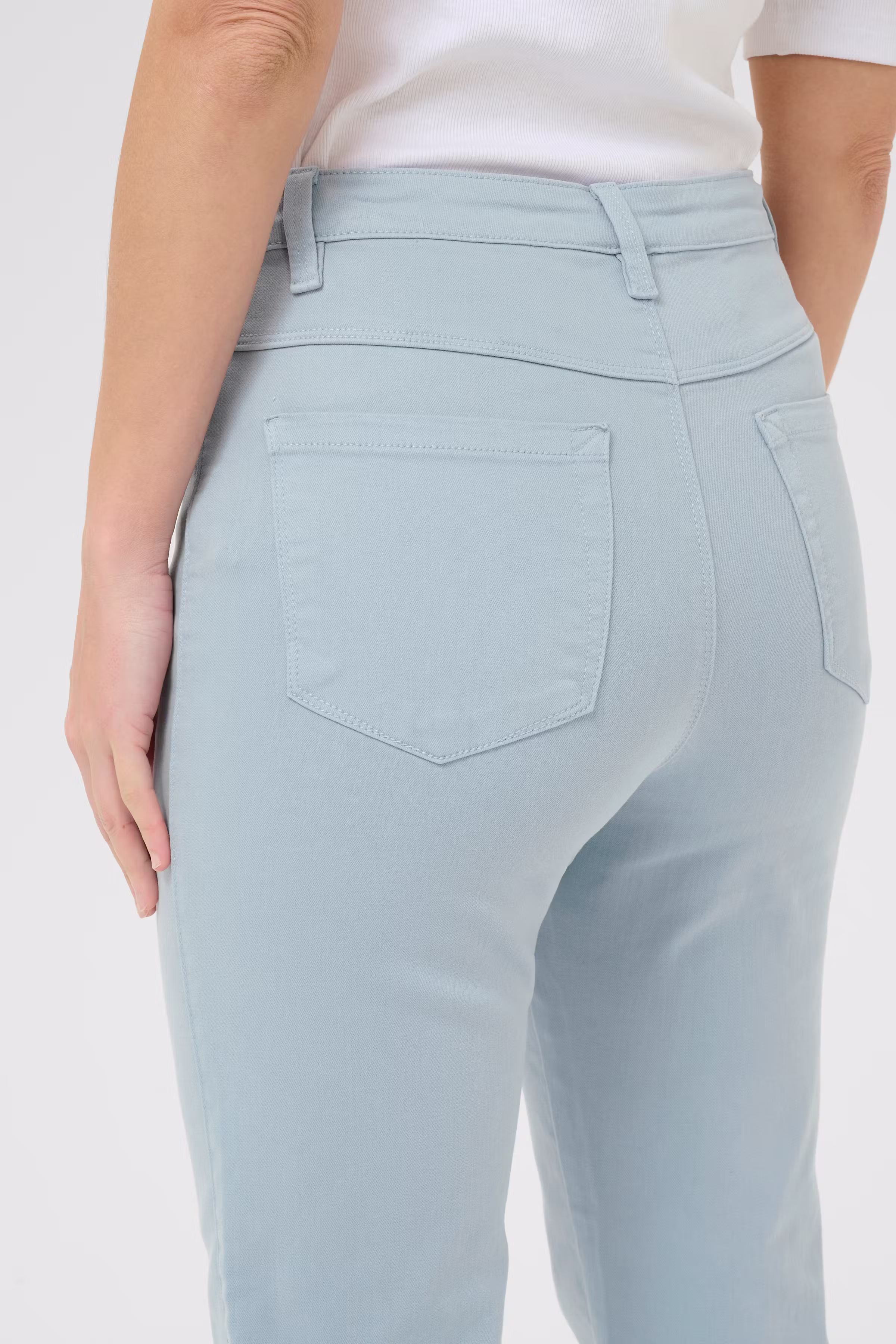 KAzelina Straight Jeans LOOKBOOK DETAIL 10506341-164016