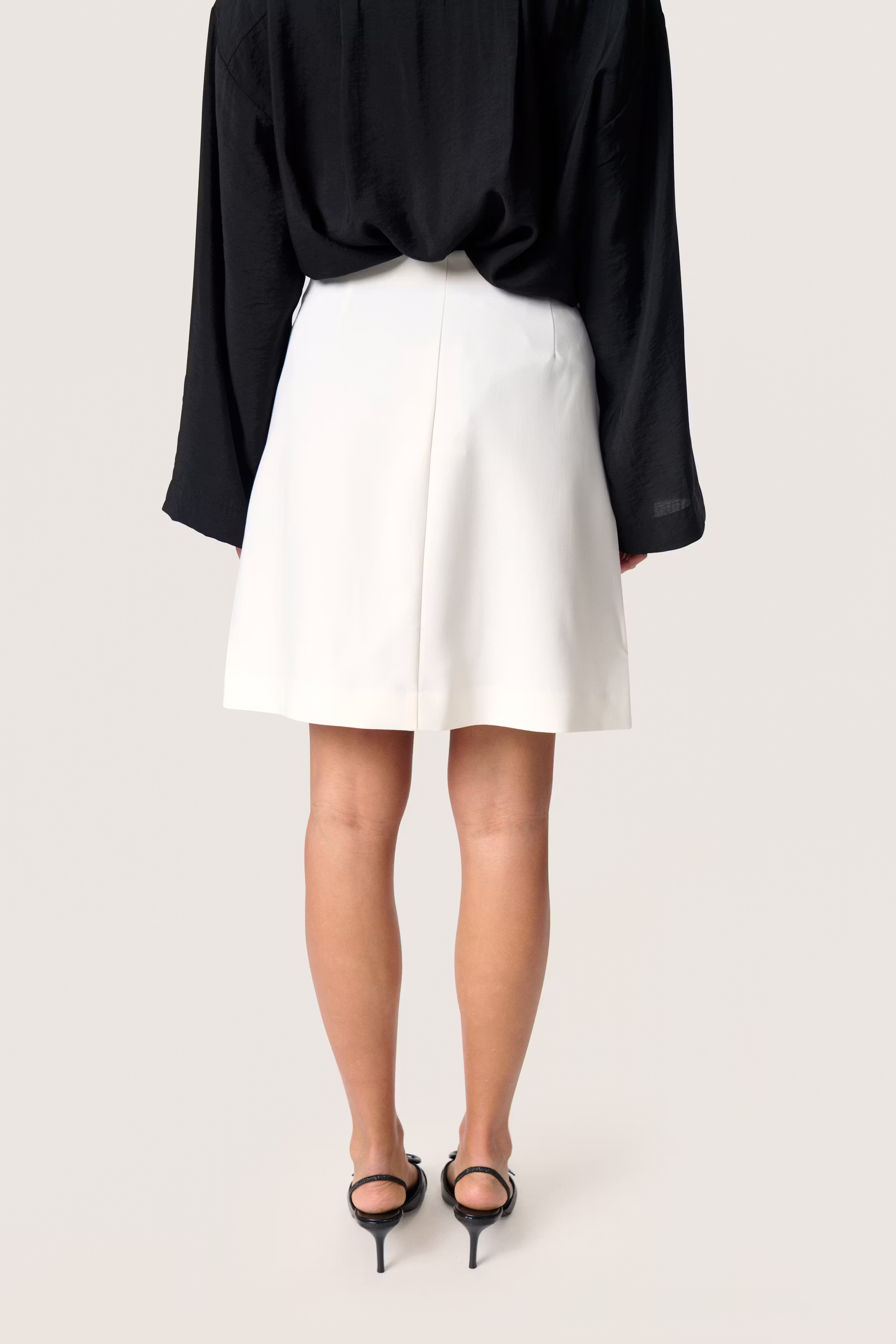 SLCorinne Skirt LOOKBOOK BACK 30407280-111001