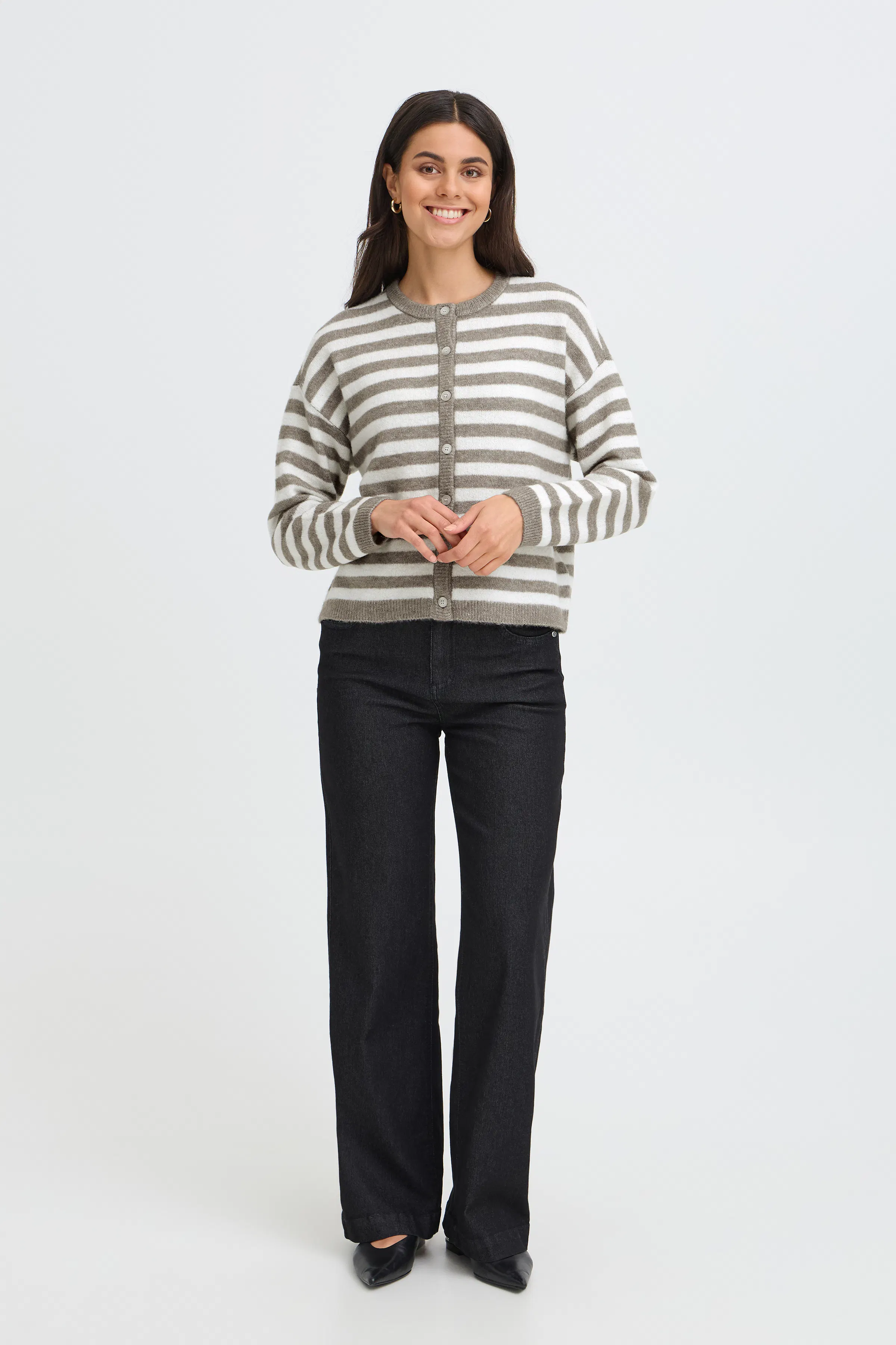 FRIDAA Cardigan LOOKBOOK FRONT 20618350-900012738