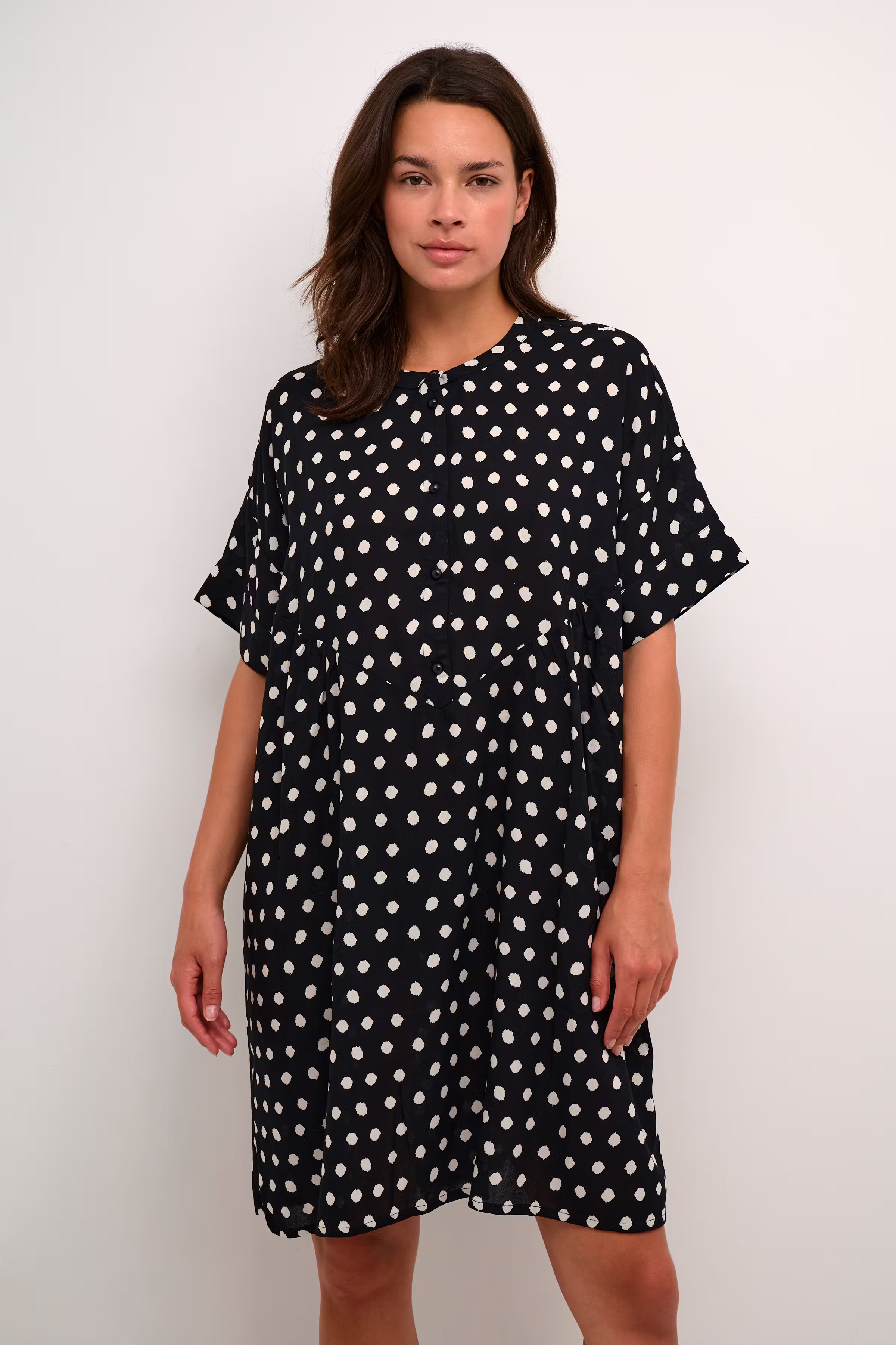 BPolina Tunic LOOKBOOK FRONT 10590737-106545B