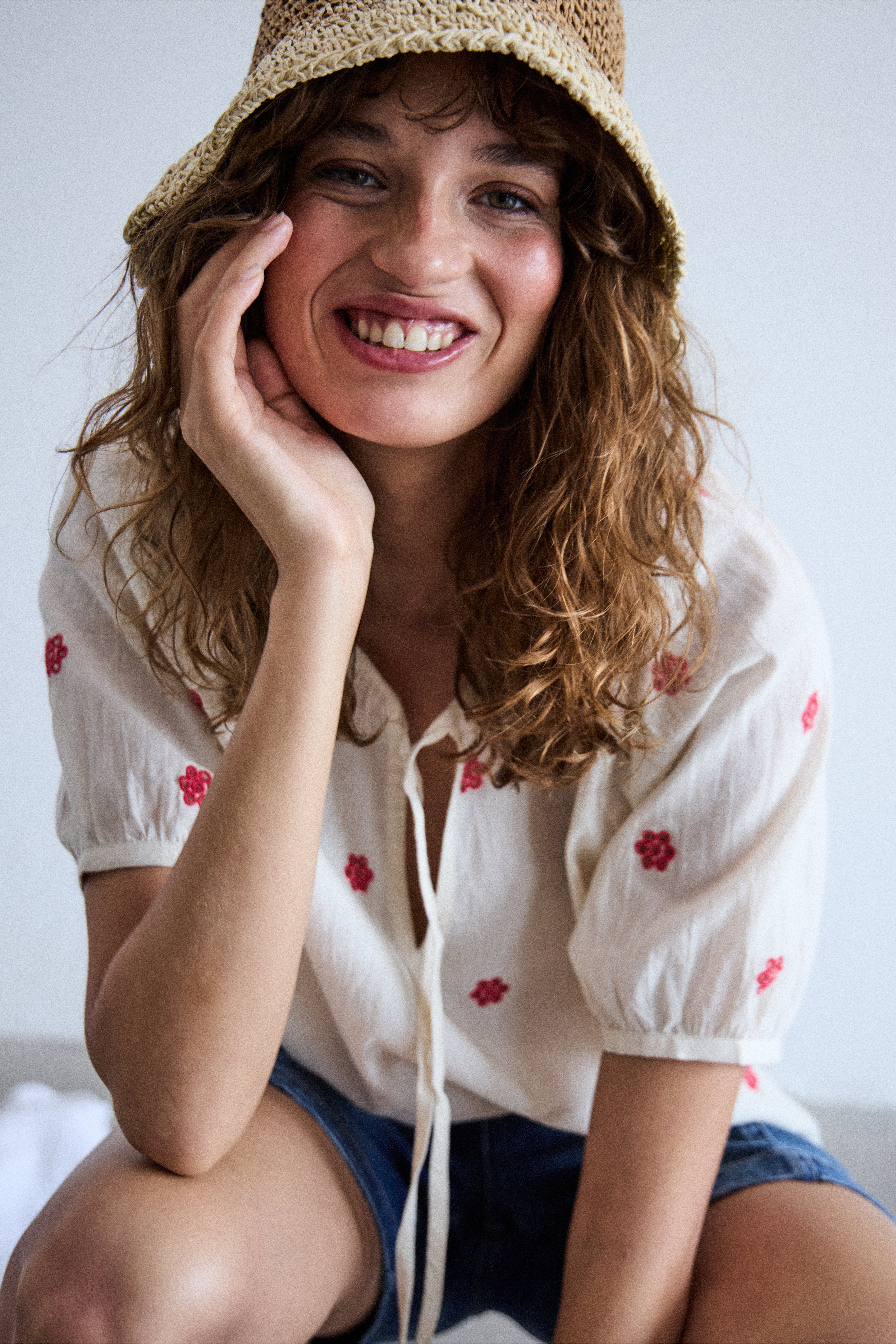 IAMENAKA Hatt LOCATION NONE 20123137-151306