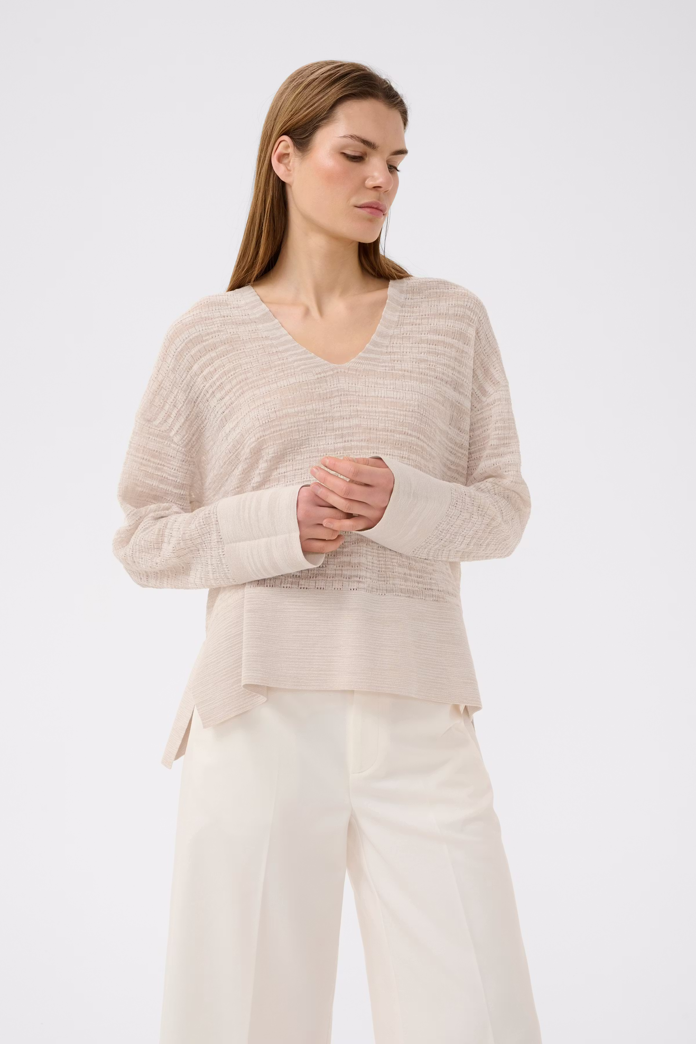 NITAIW Pullover LOOKBOOK FRONT 30112519-300597